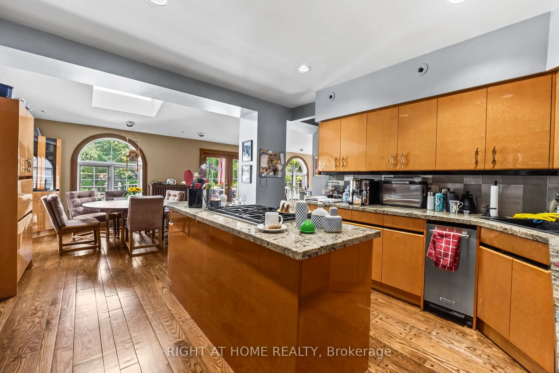 287 RUSSELL HILL Road