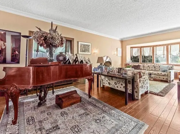 287 RUSSELL HILL Road
