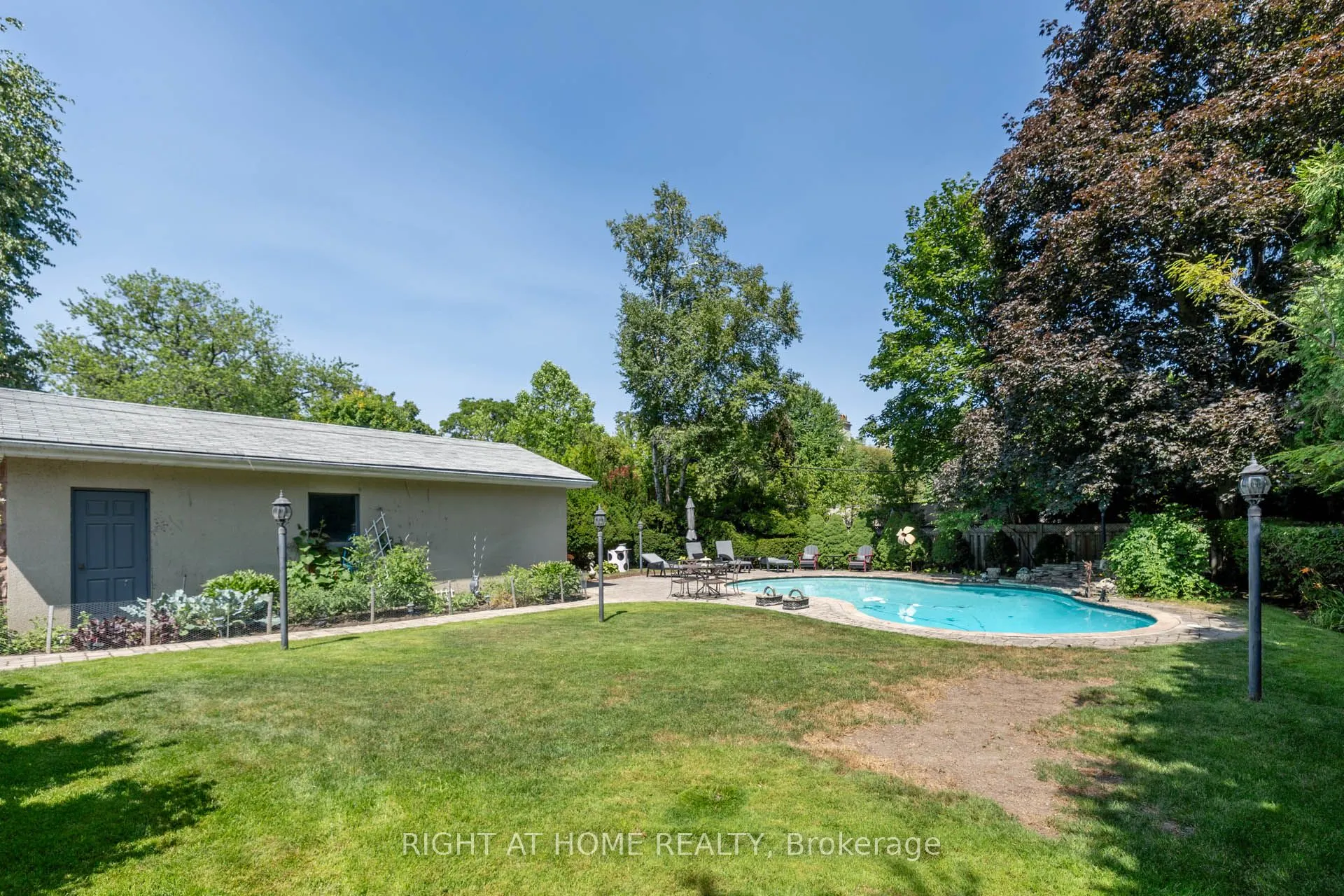 287 RUSSELL HILL Road