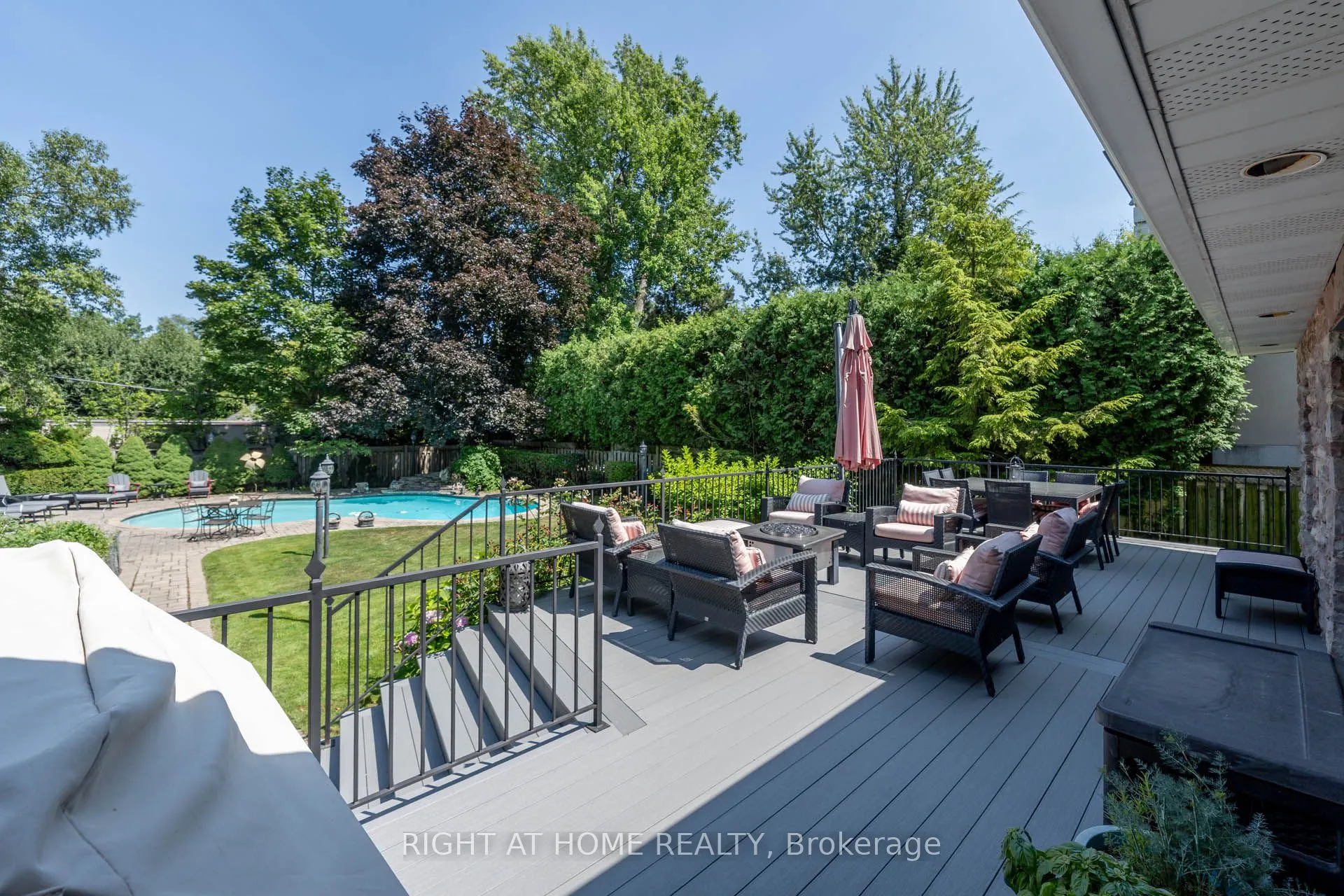 287 RUSSELL HILL Road