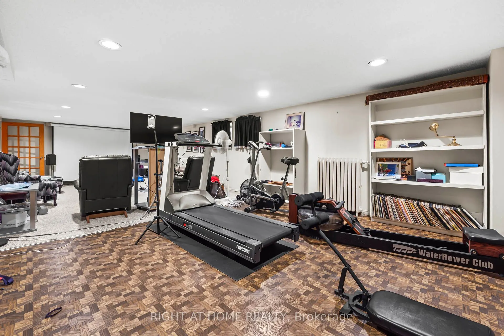 287 RUSSELL HILL Road