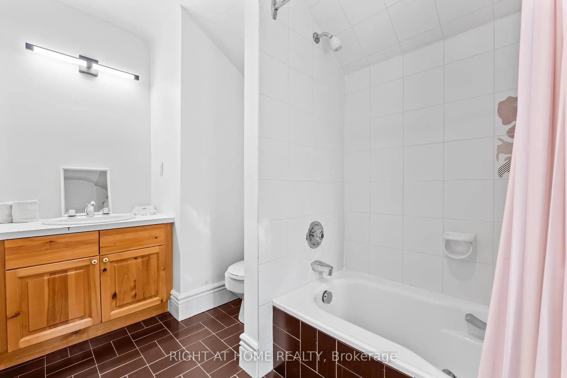 287 RUSSELL HILL Road