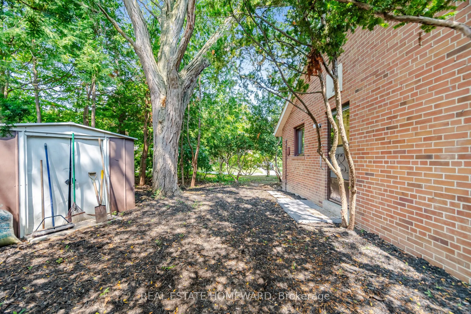 3 Shadwell Place