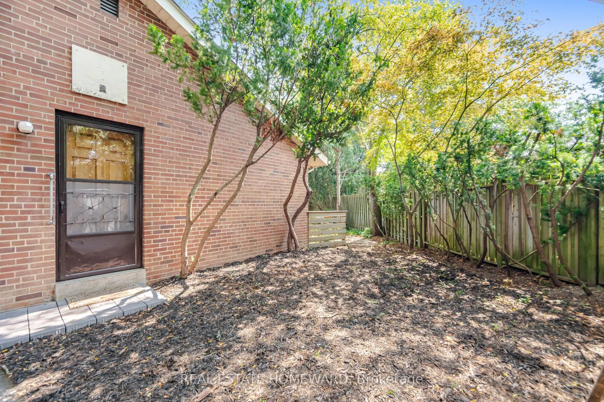 3 Shadwell Place