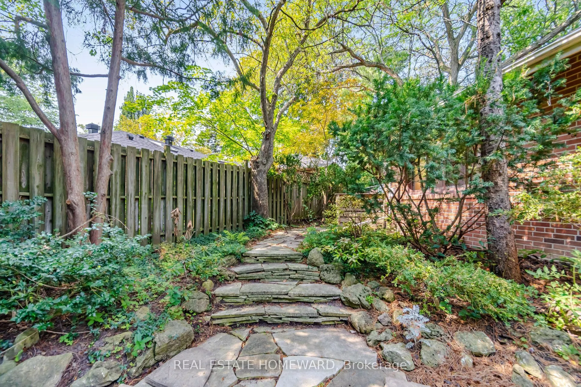 3 Shadwell Place