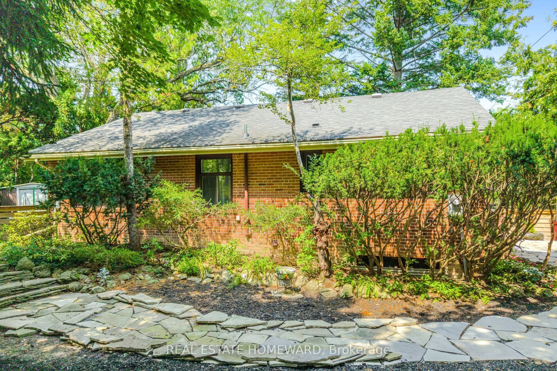3 Shadwell Place