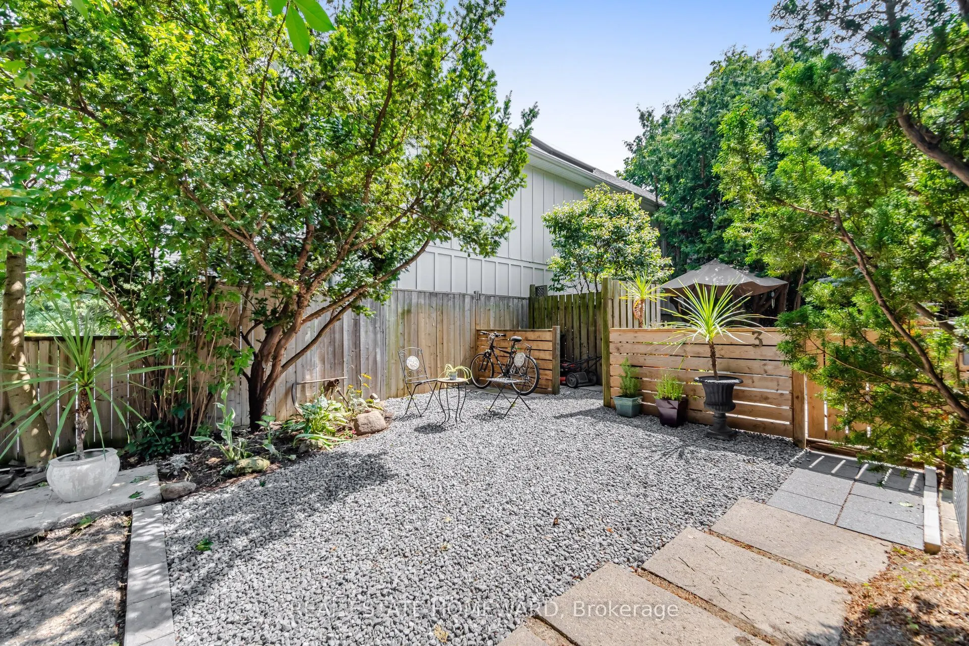 3 Shadwell Place