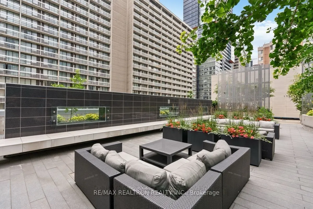 386 Yonge Street #5207