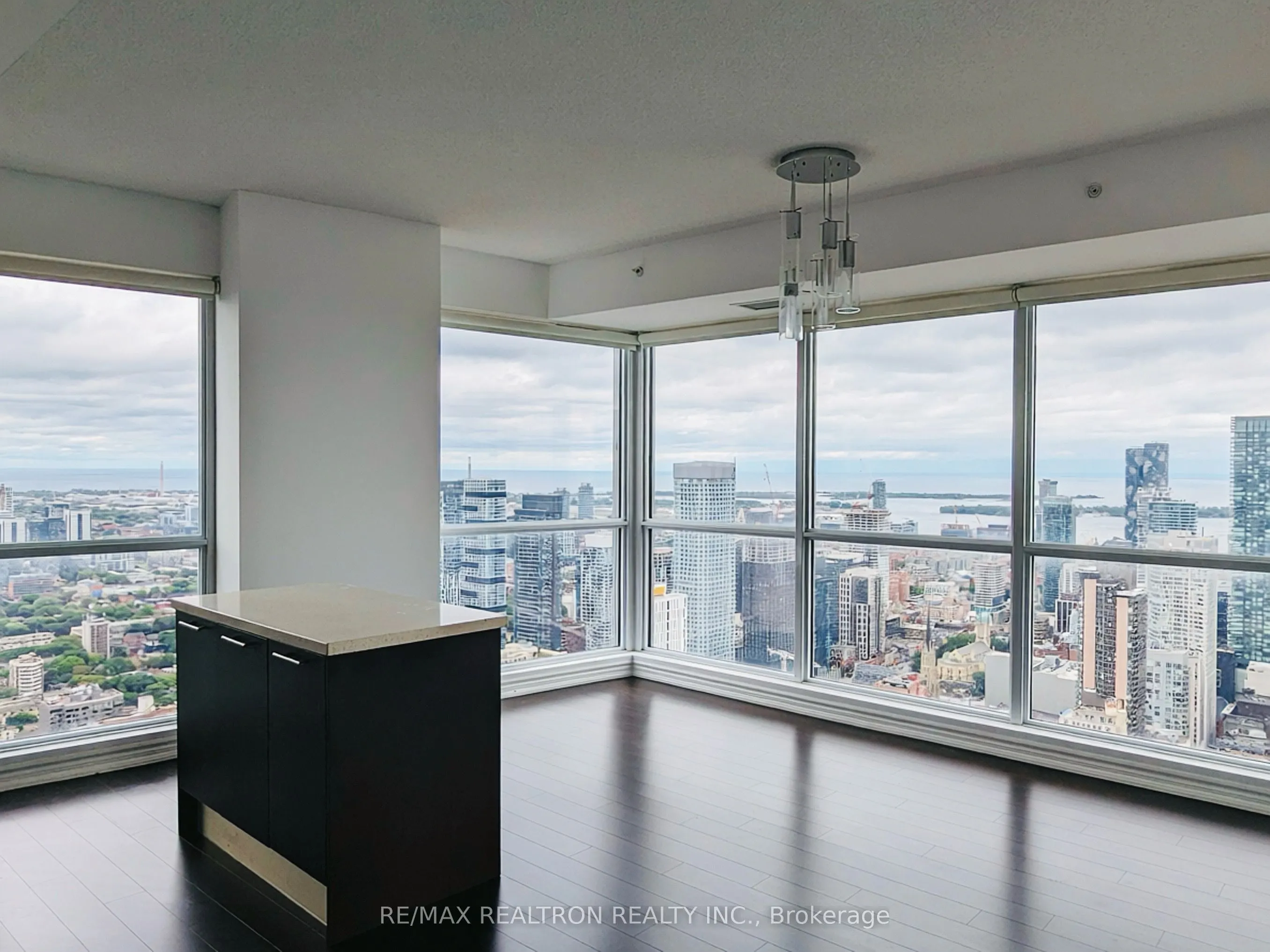386 Yonge Street #5207