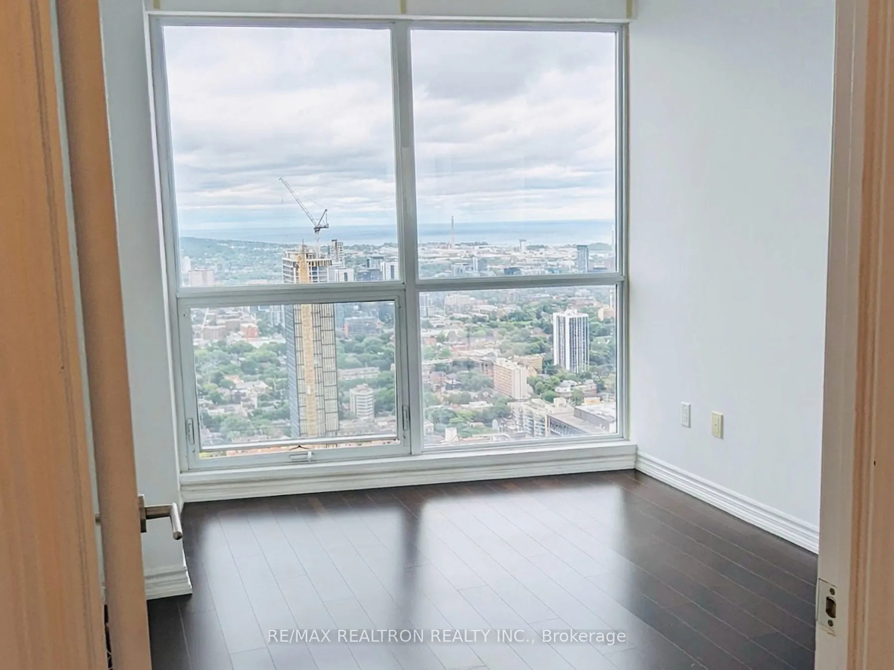 386 Yonge Street #5207