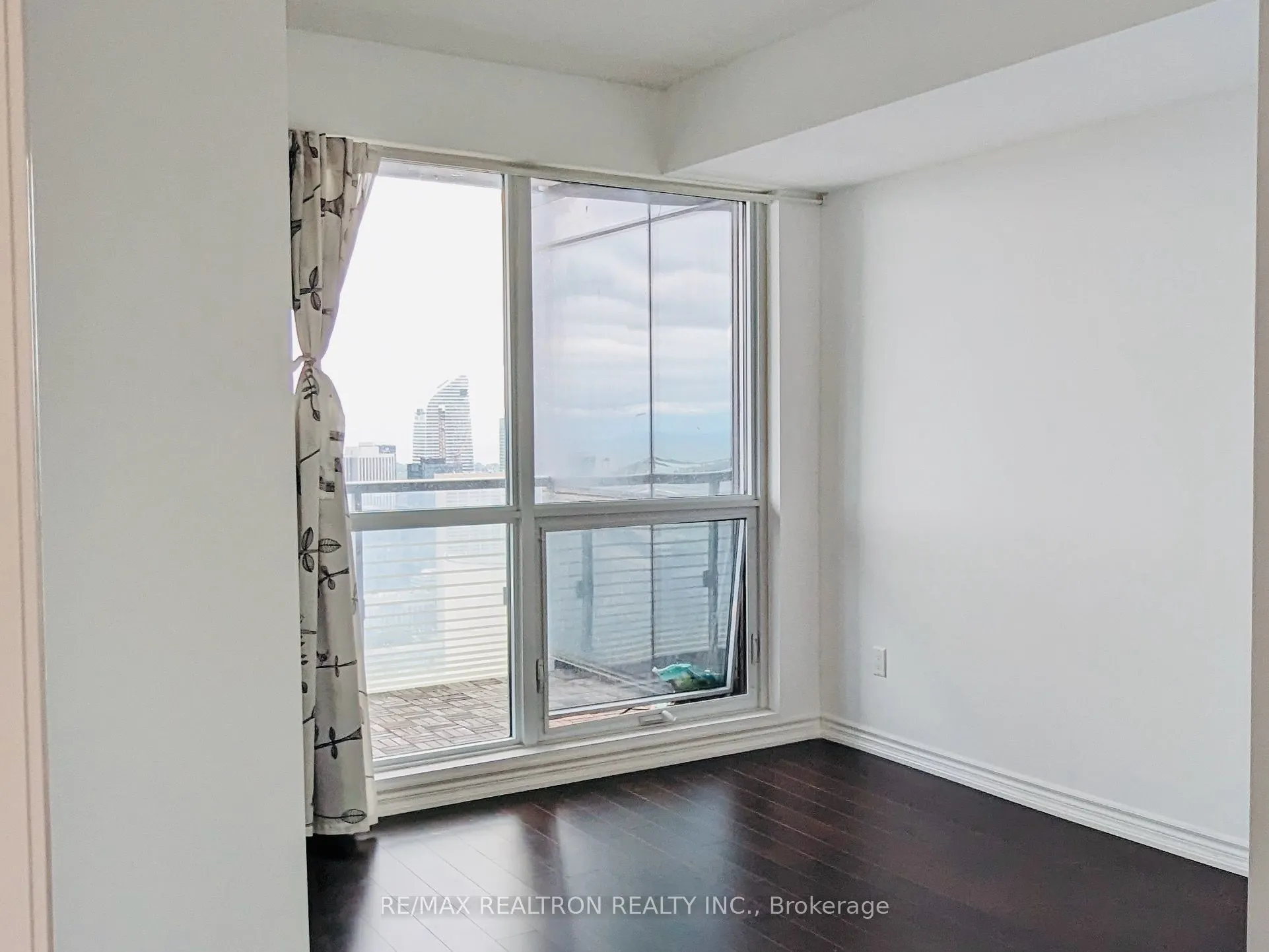 386 Yonge Street #5207