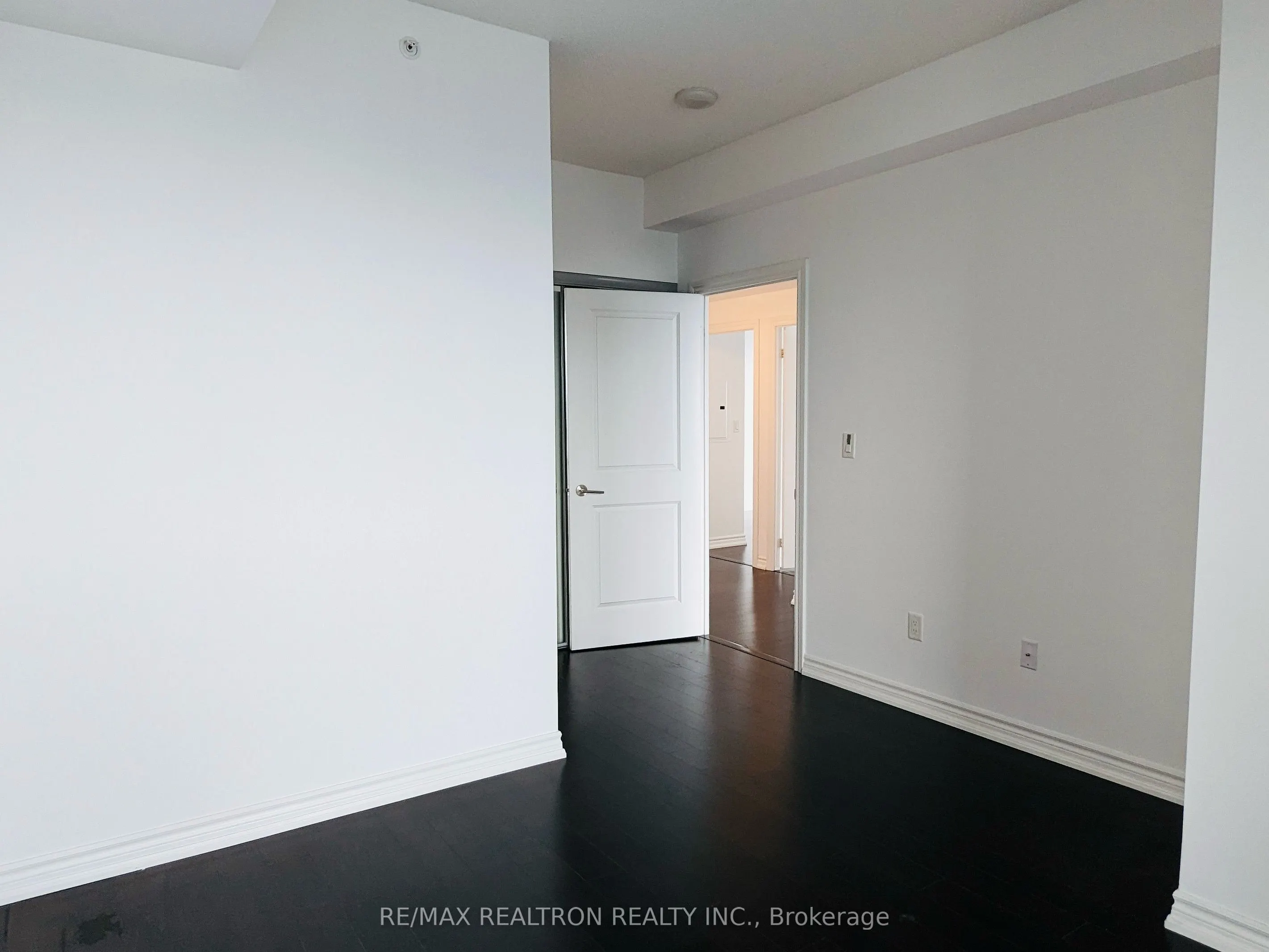 386 Yonge Street #5207