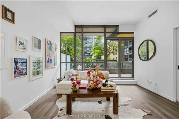 8 Charlotte Street #202