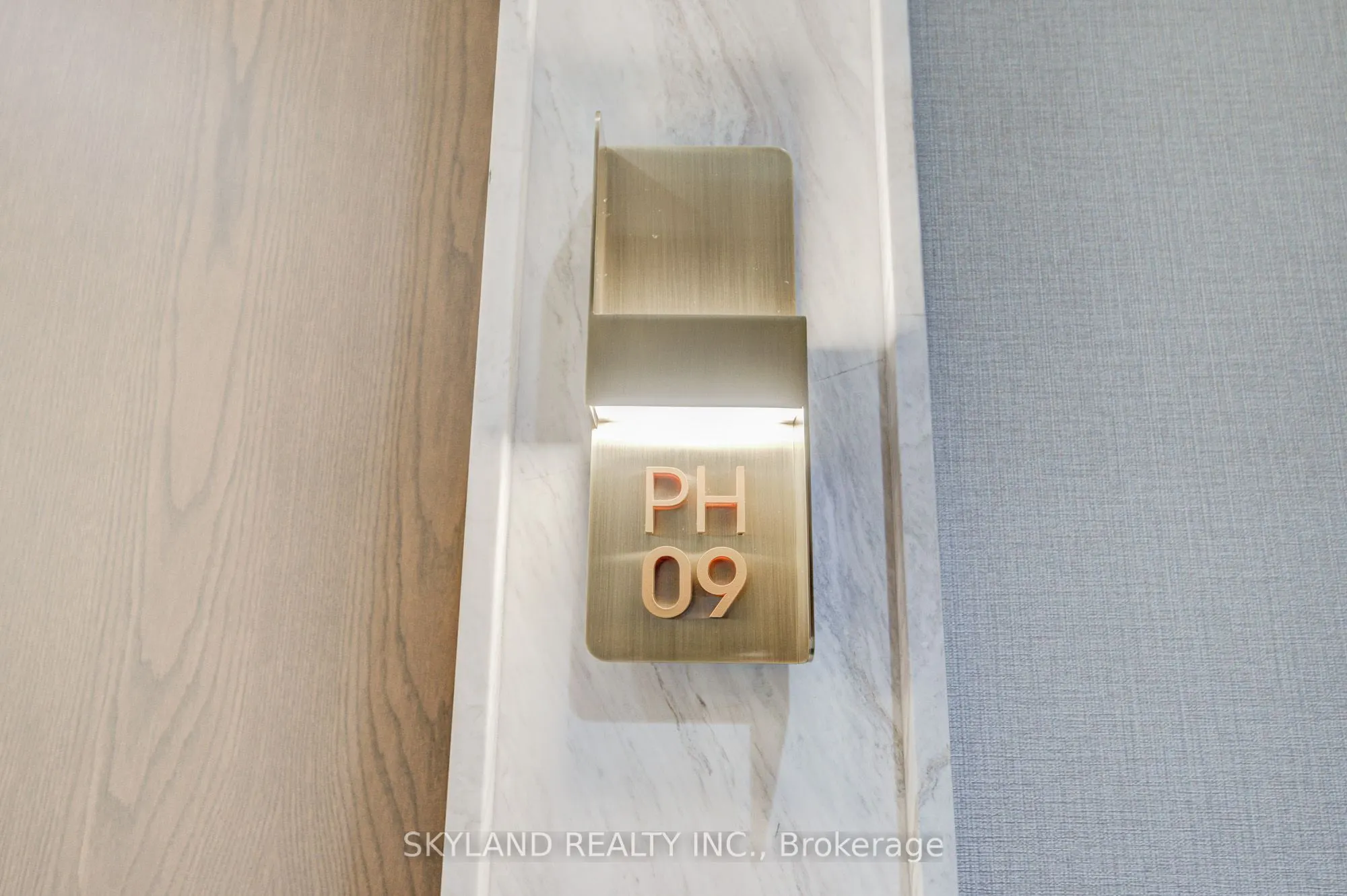 30 Inn On The Park Drive #PH 09