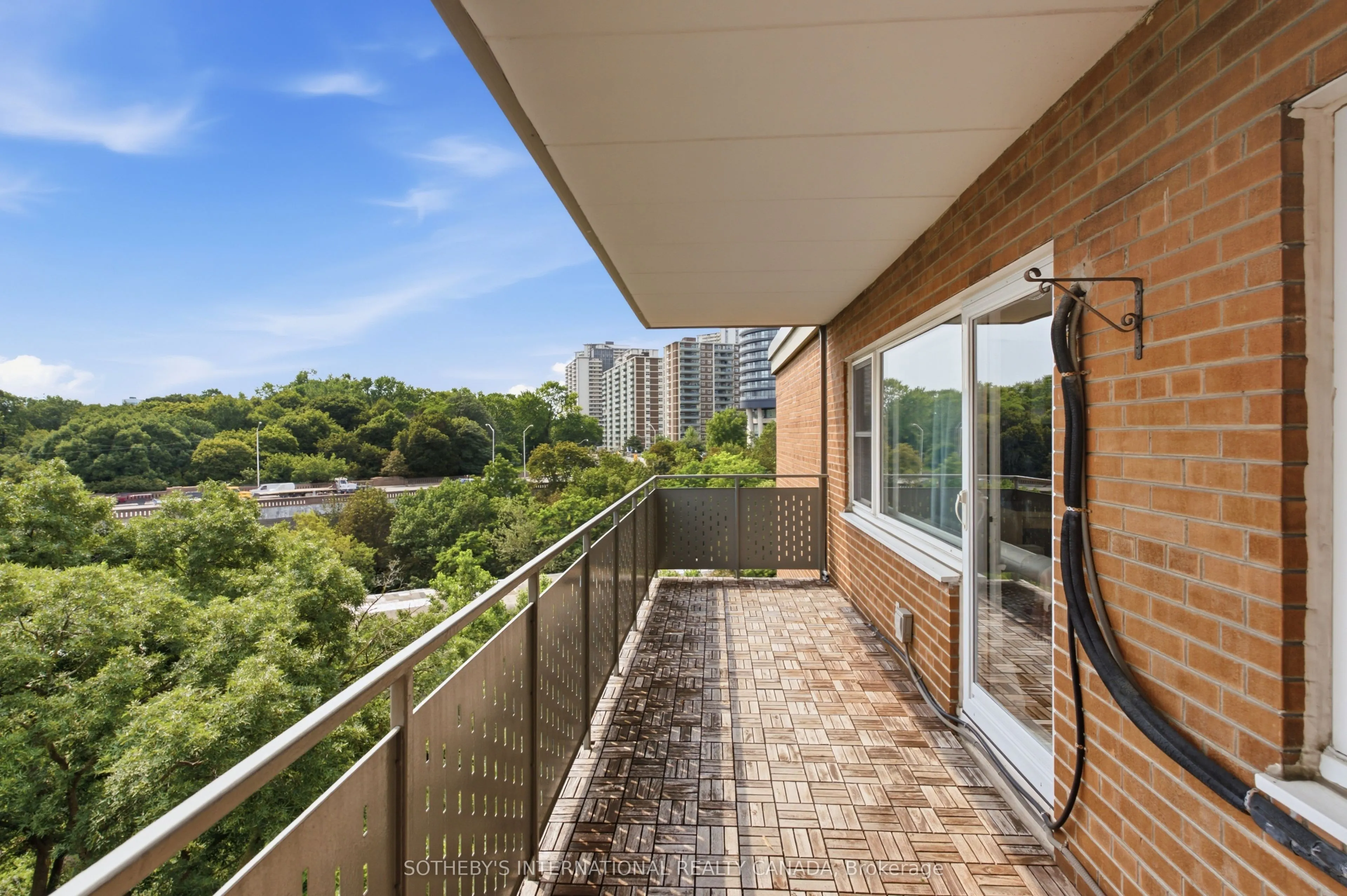 21 Dale Avenue #947