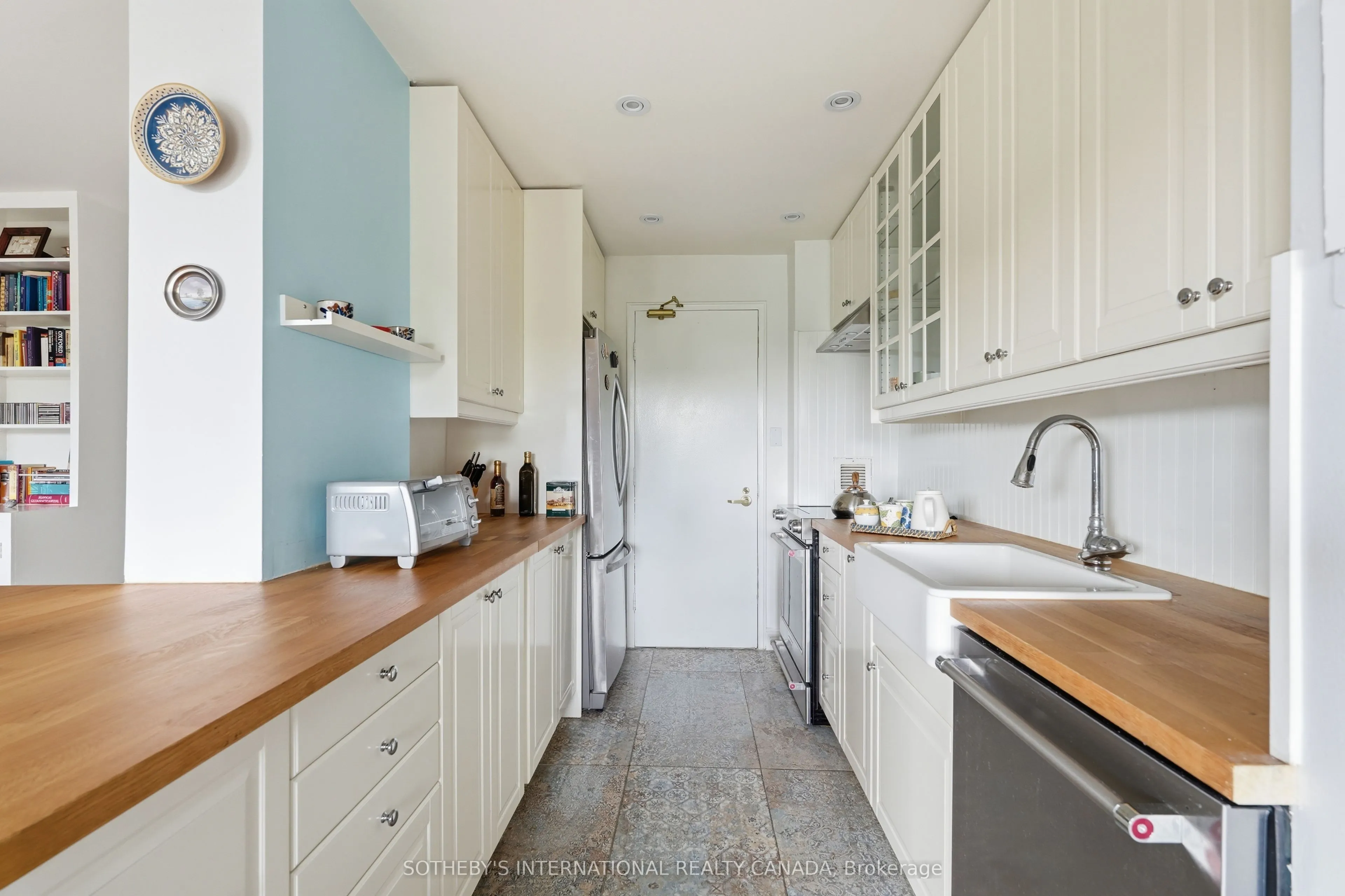 21 Dale Avenue #947
