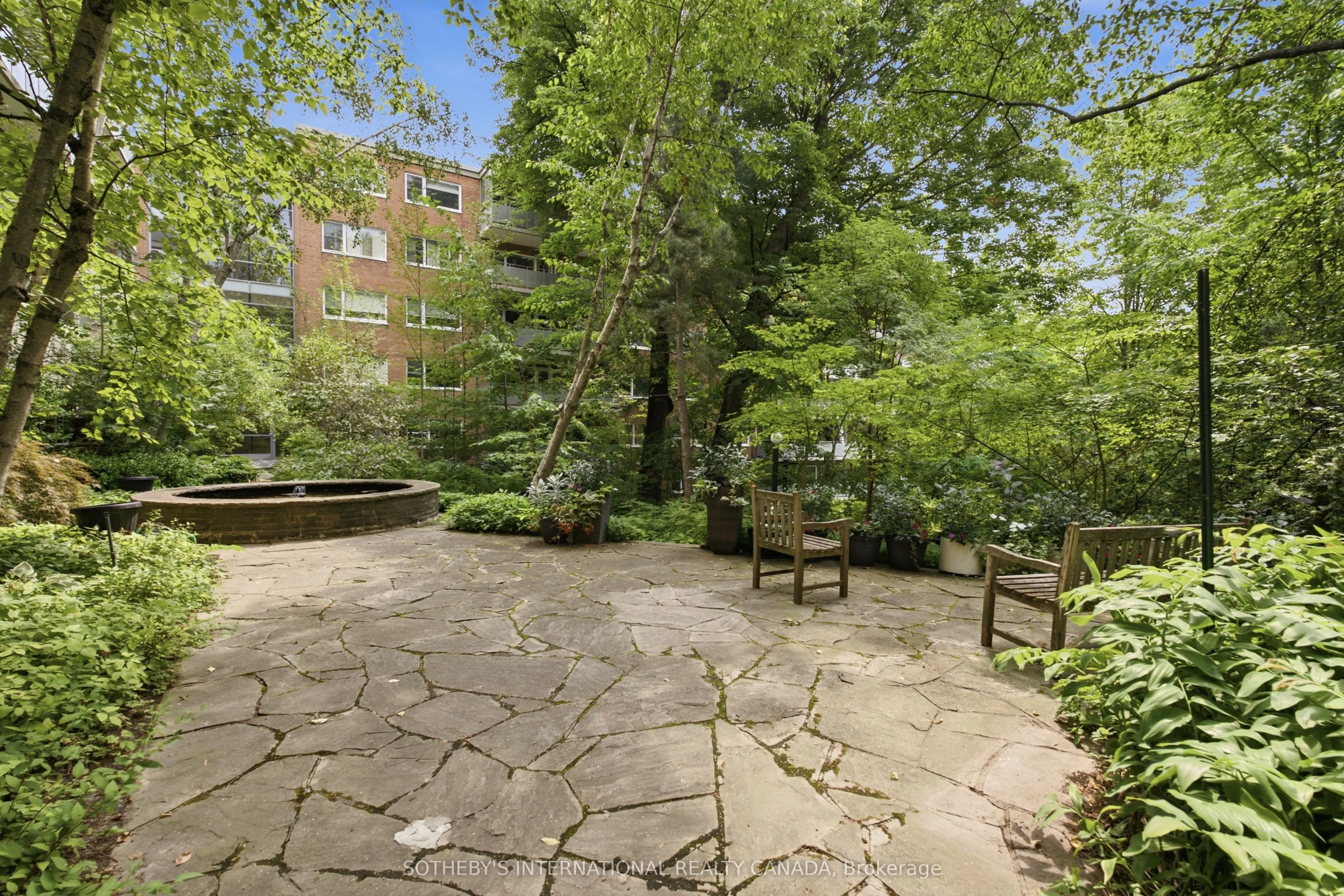 21 Dale Avenue #947