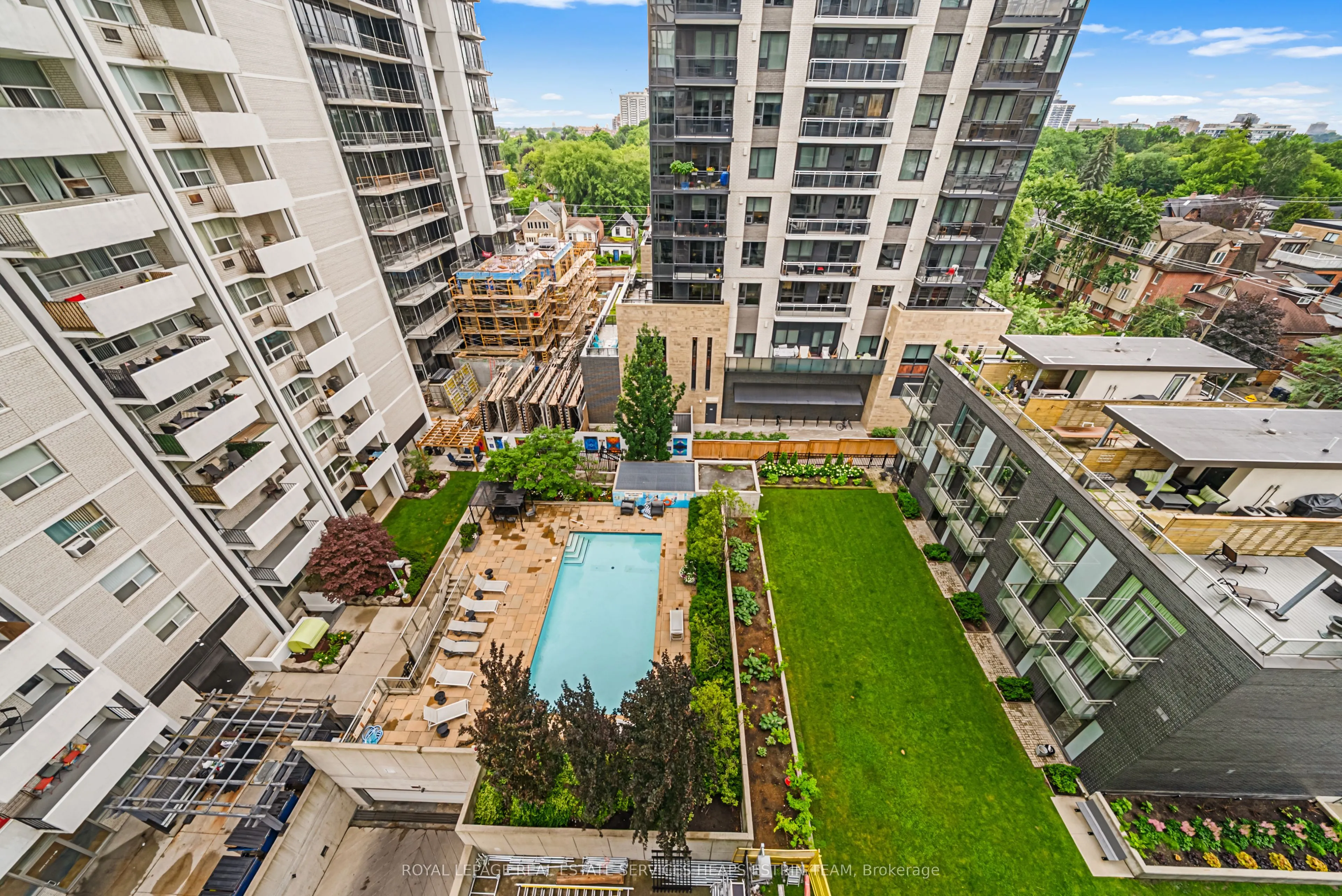 83 Redpath Avenue #704