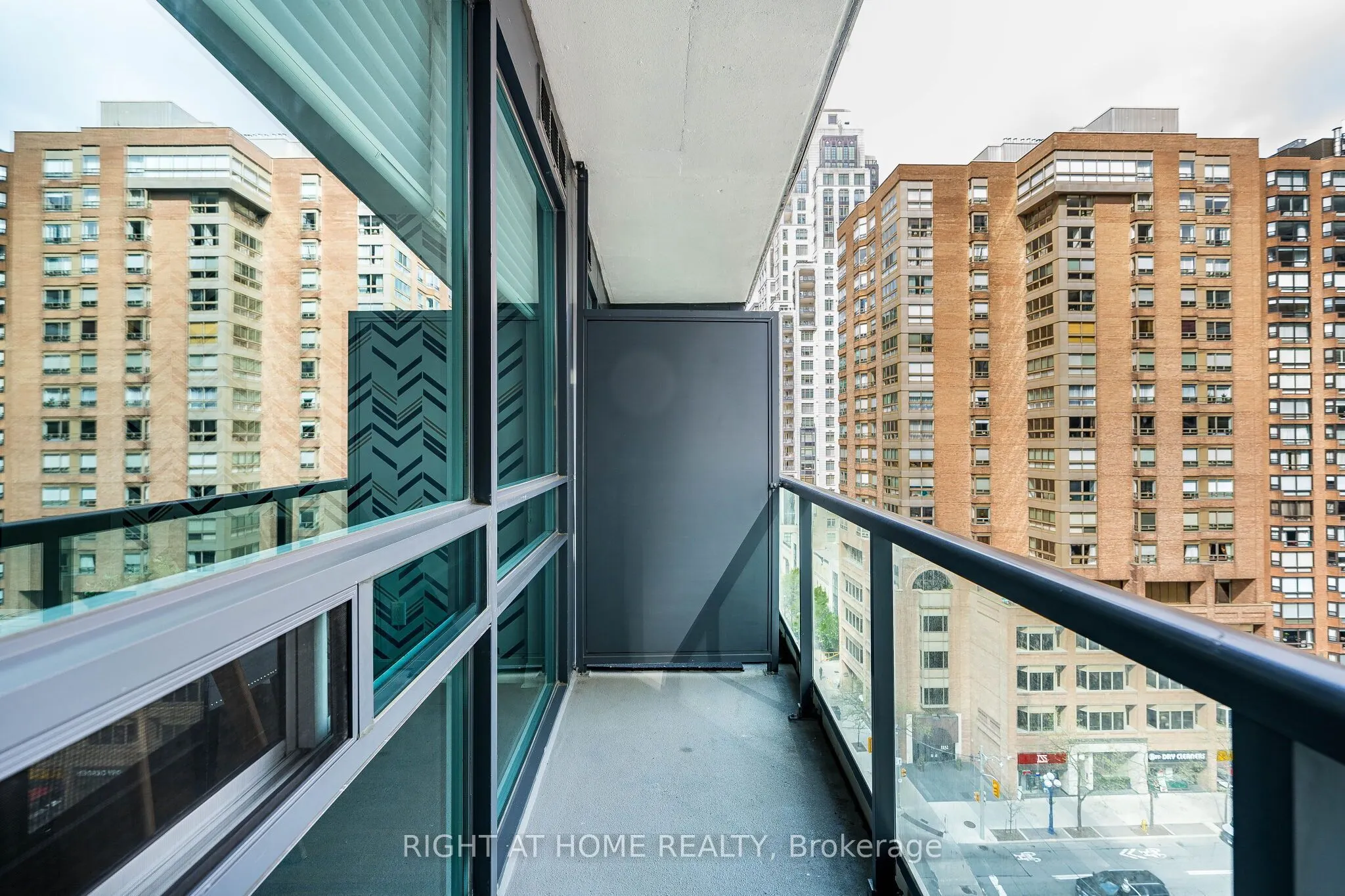 1121 Bay Street #1106