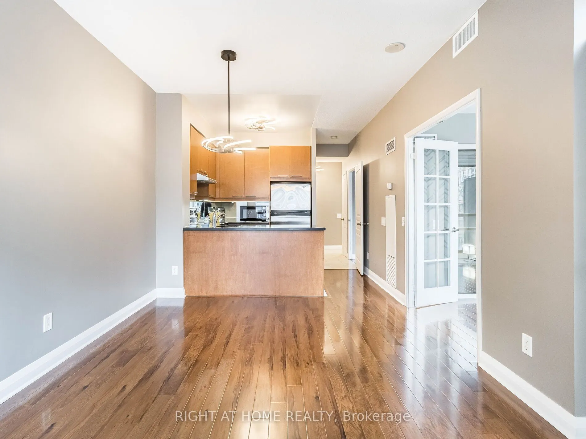 1121 Bay Street #1106