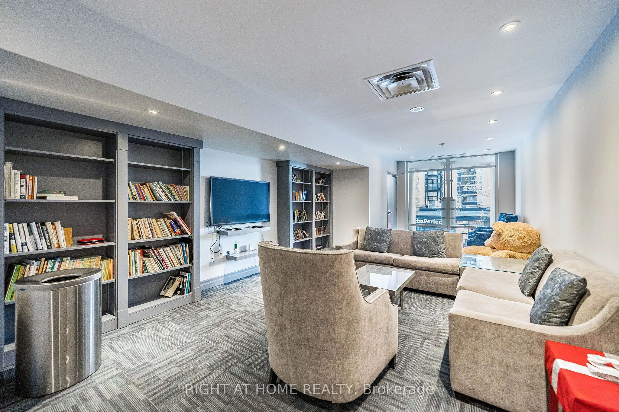 1121 Bay Street #1106
