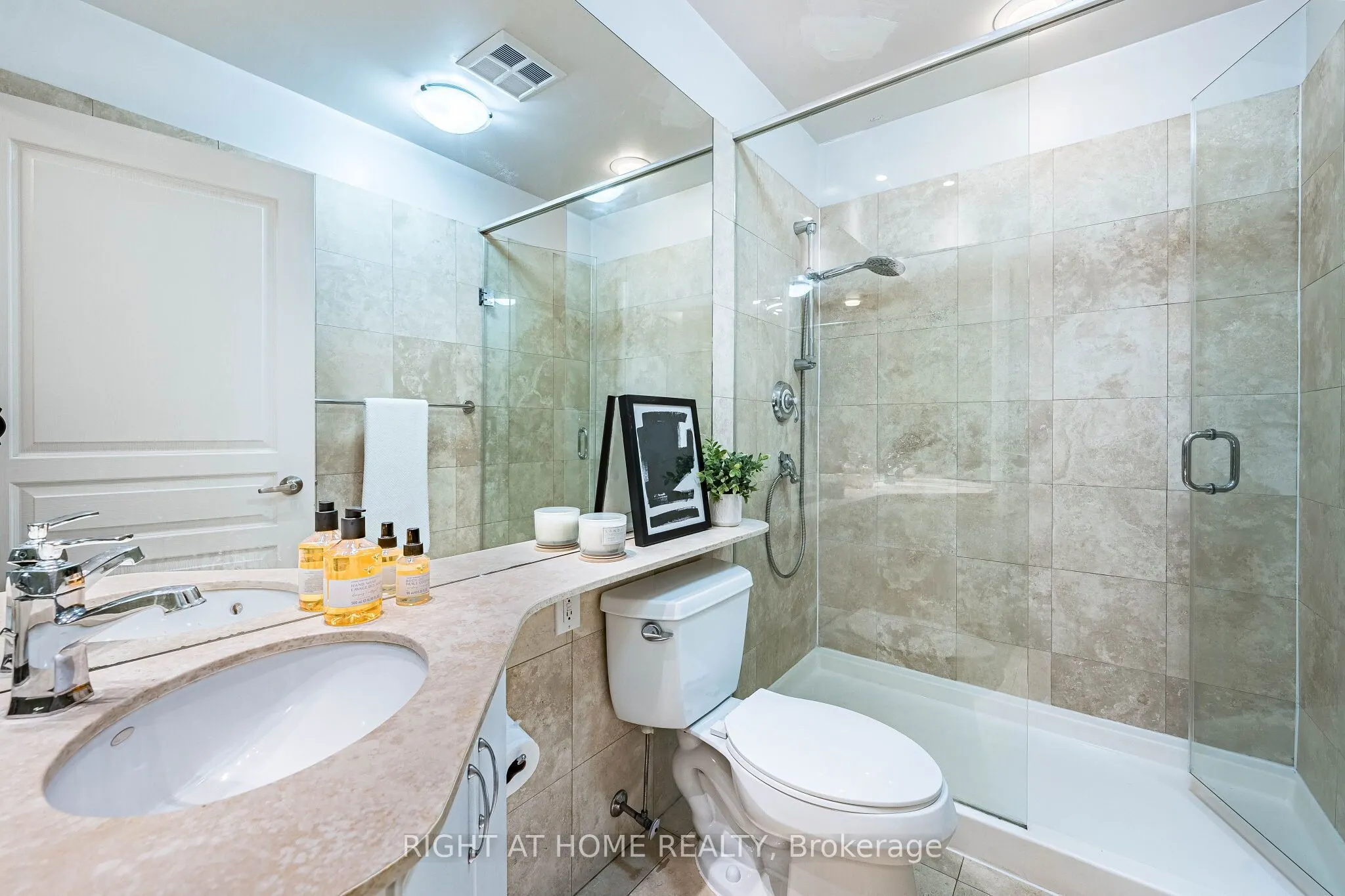 1121 Bay Street #1106