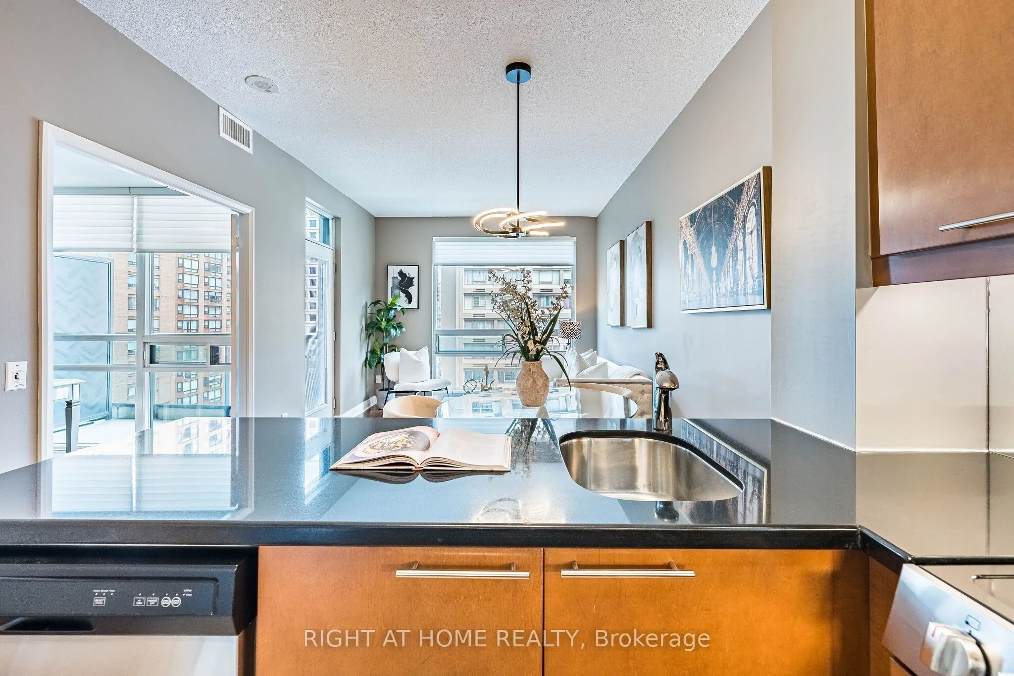 1121 Bay Street #1106