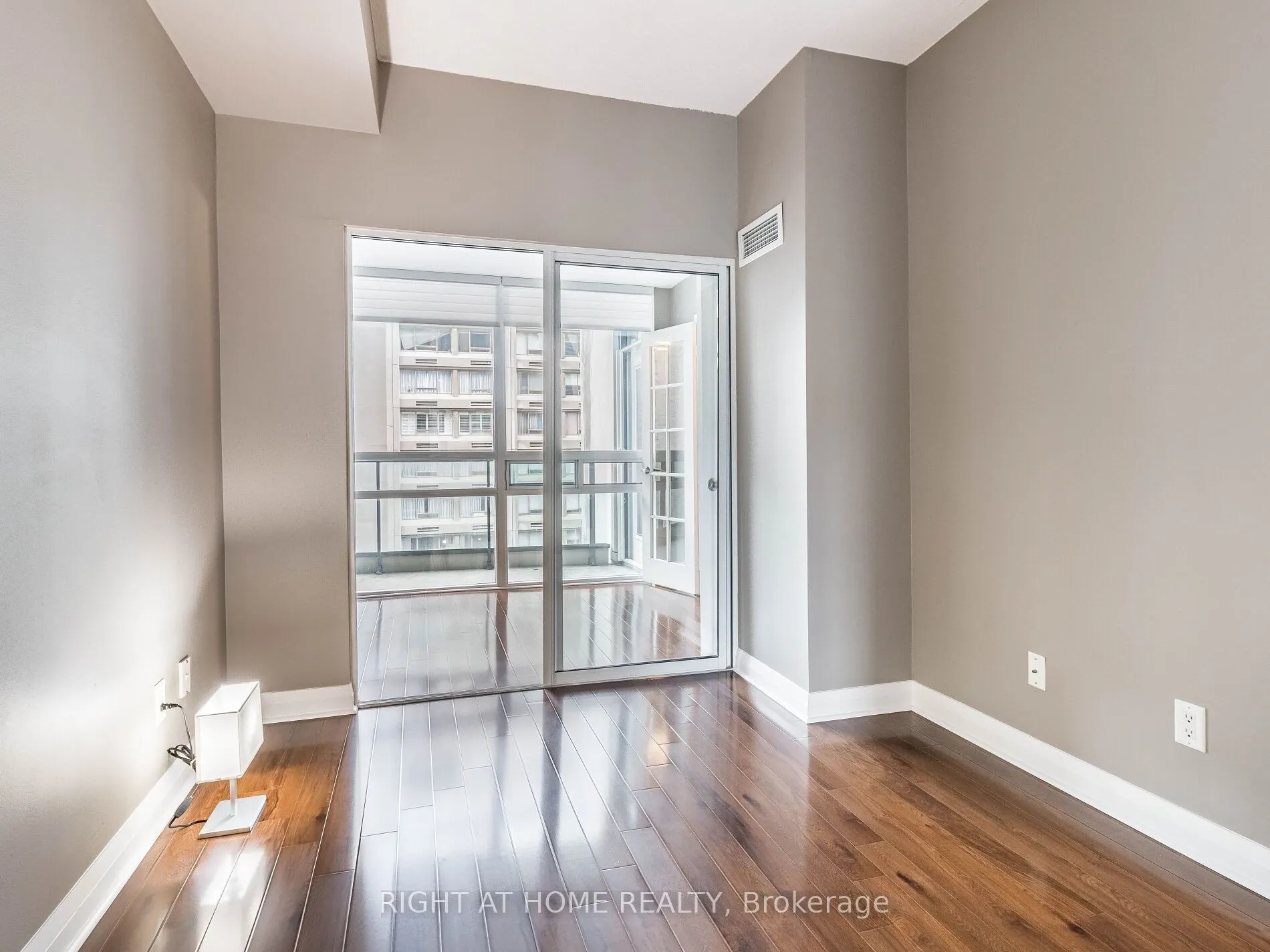 1121 Bay Street #1106