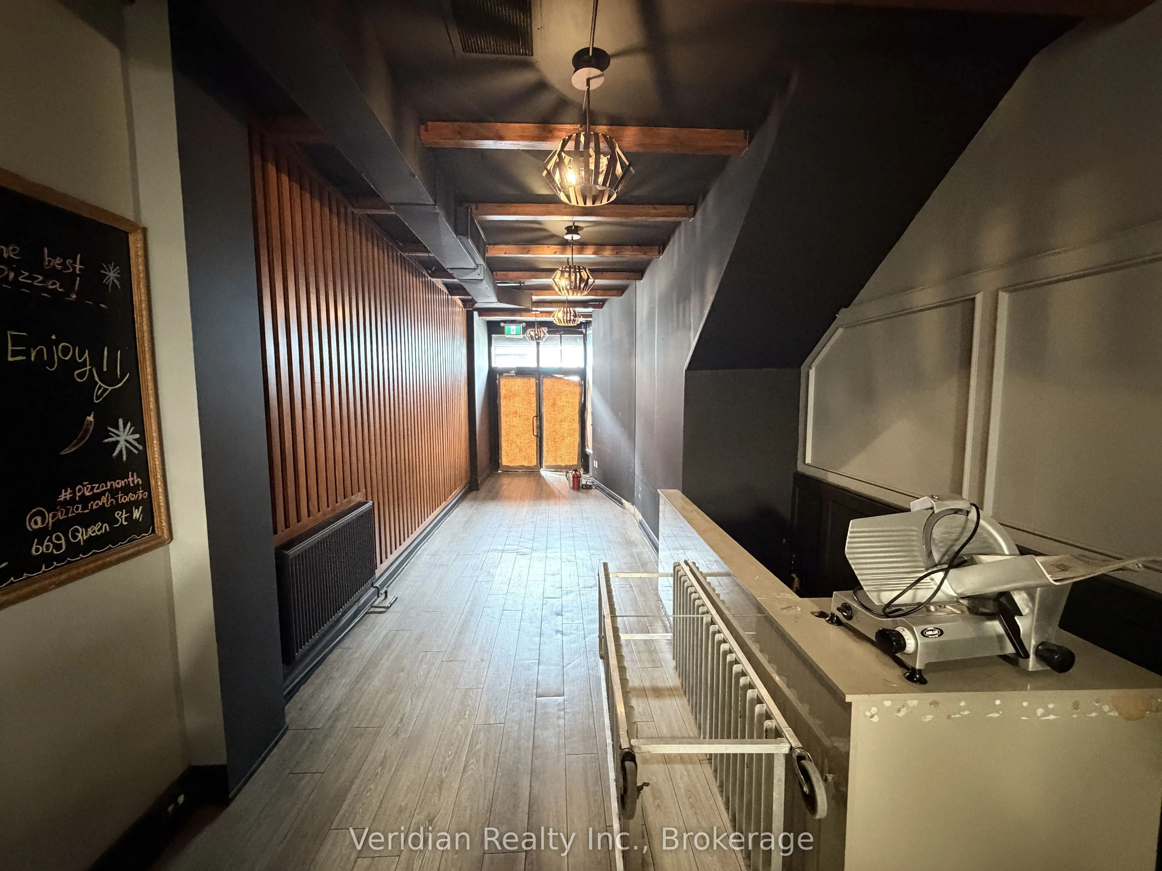 669 Queen Street W