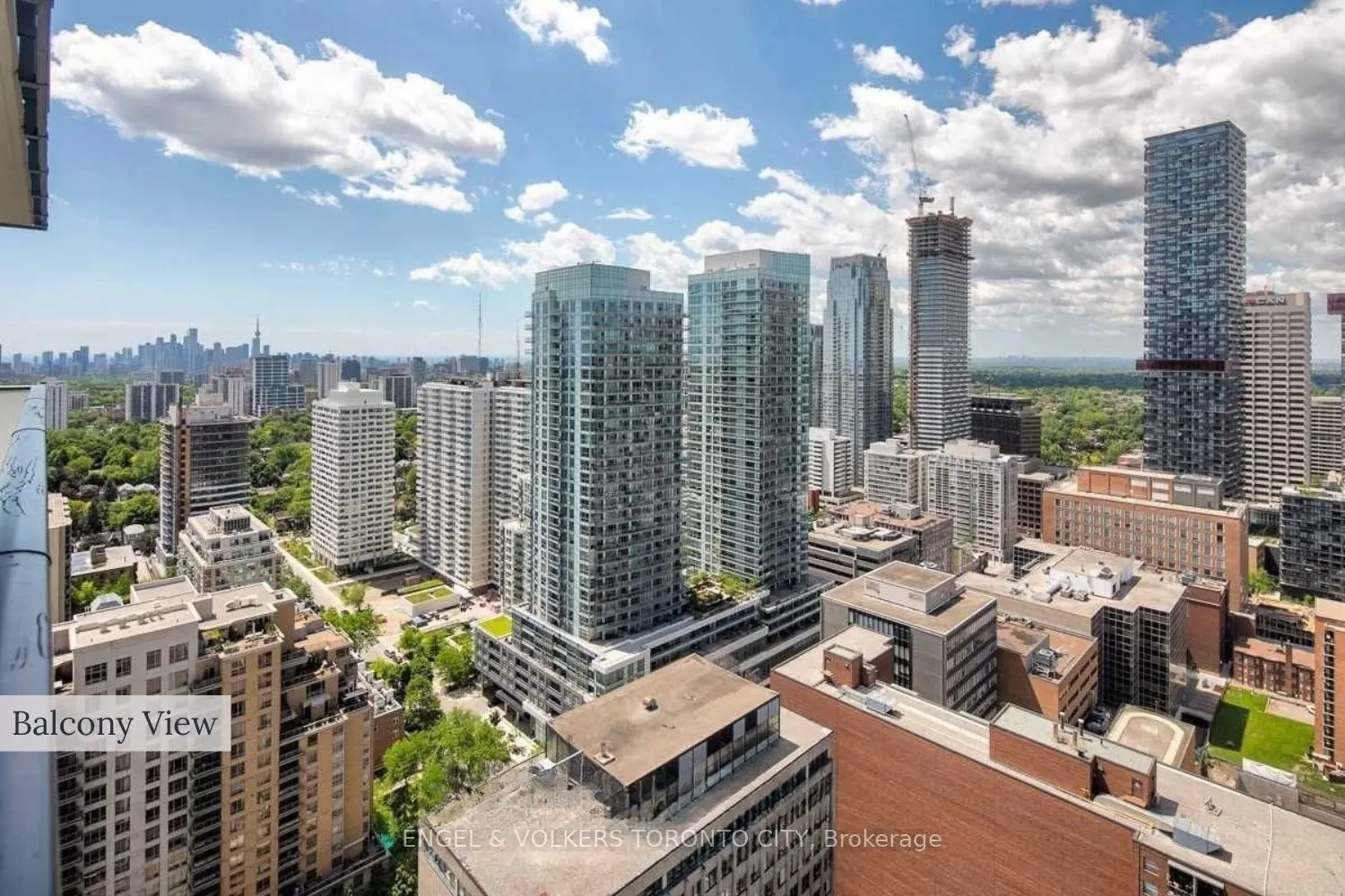 161 Roehampton Avenue #4211