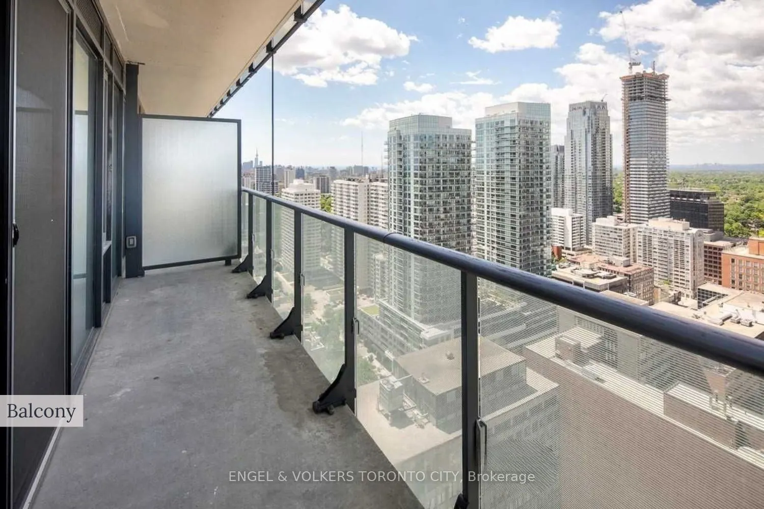 161 Roehampton Avenue #4211