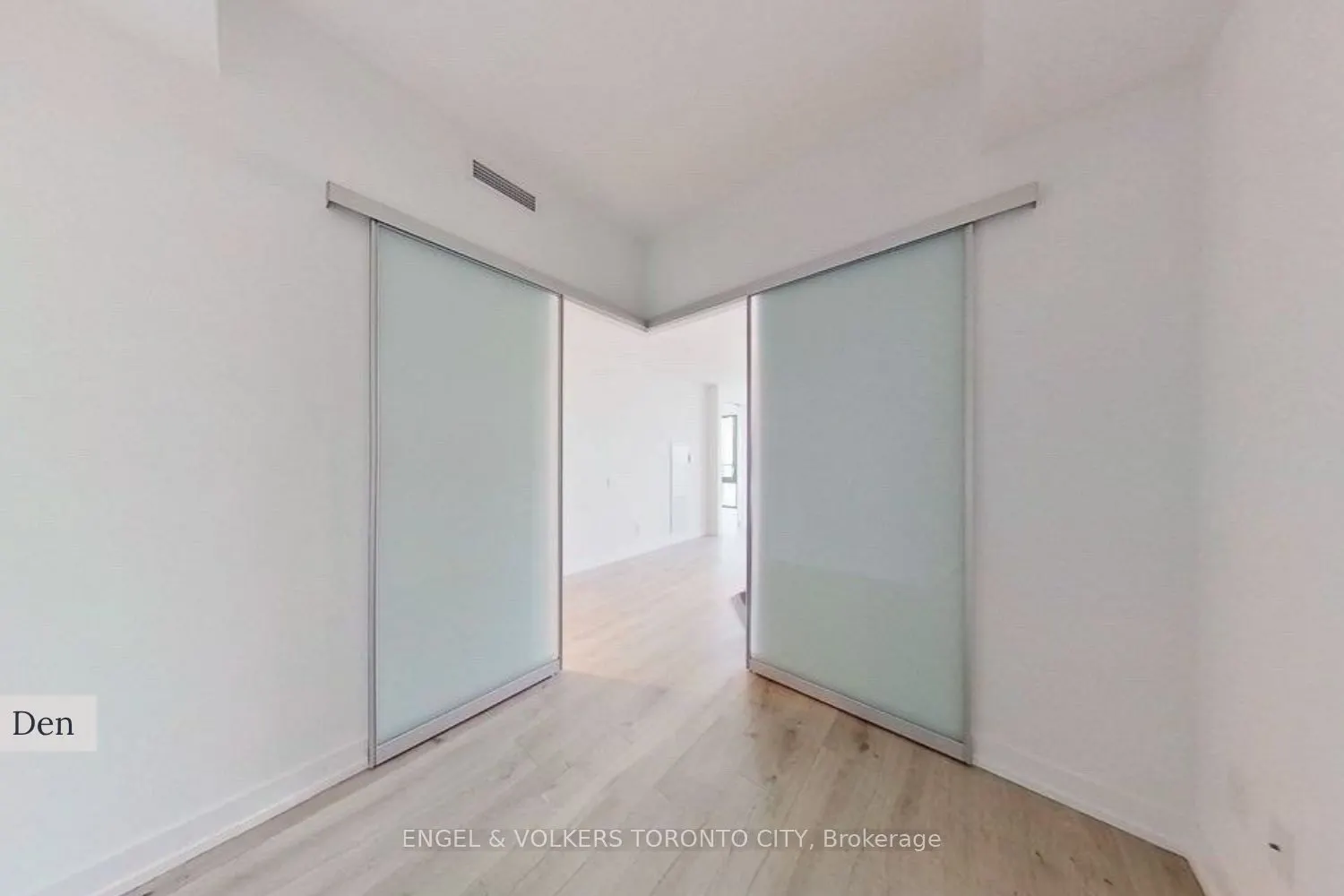 161 Roehampton Avenue #4211