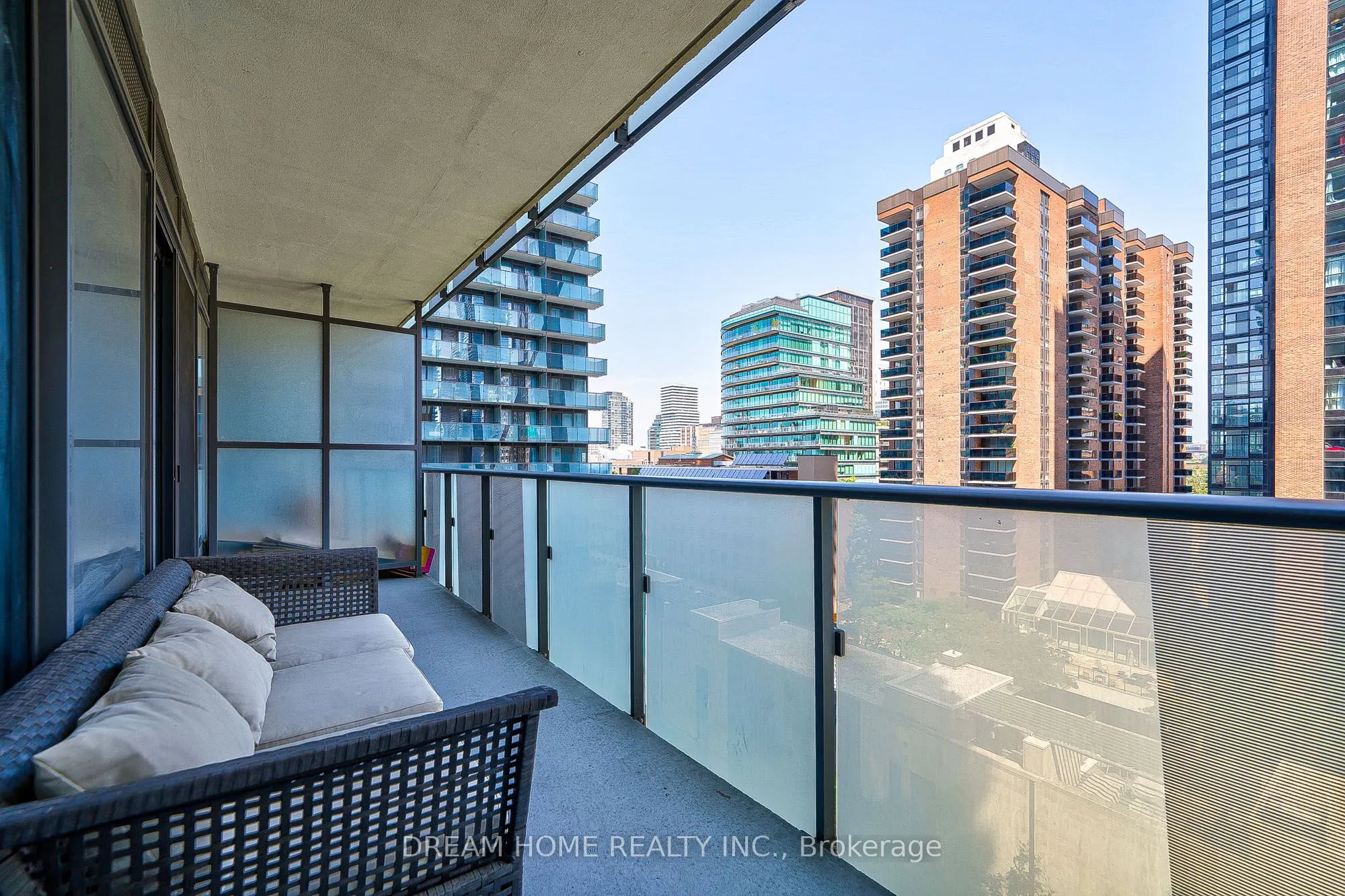 1080 Bay Street #709