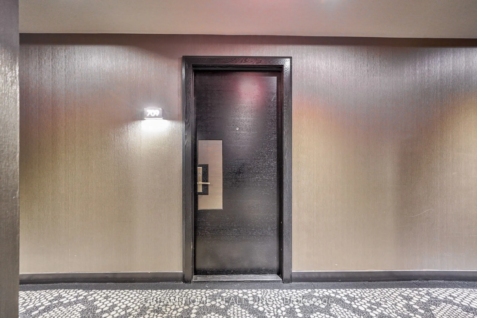 1080 Bay Street #709