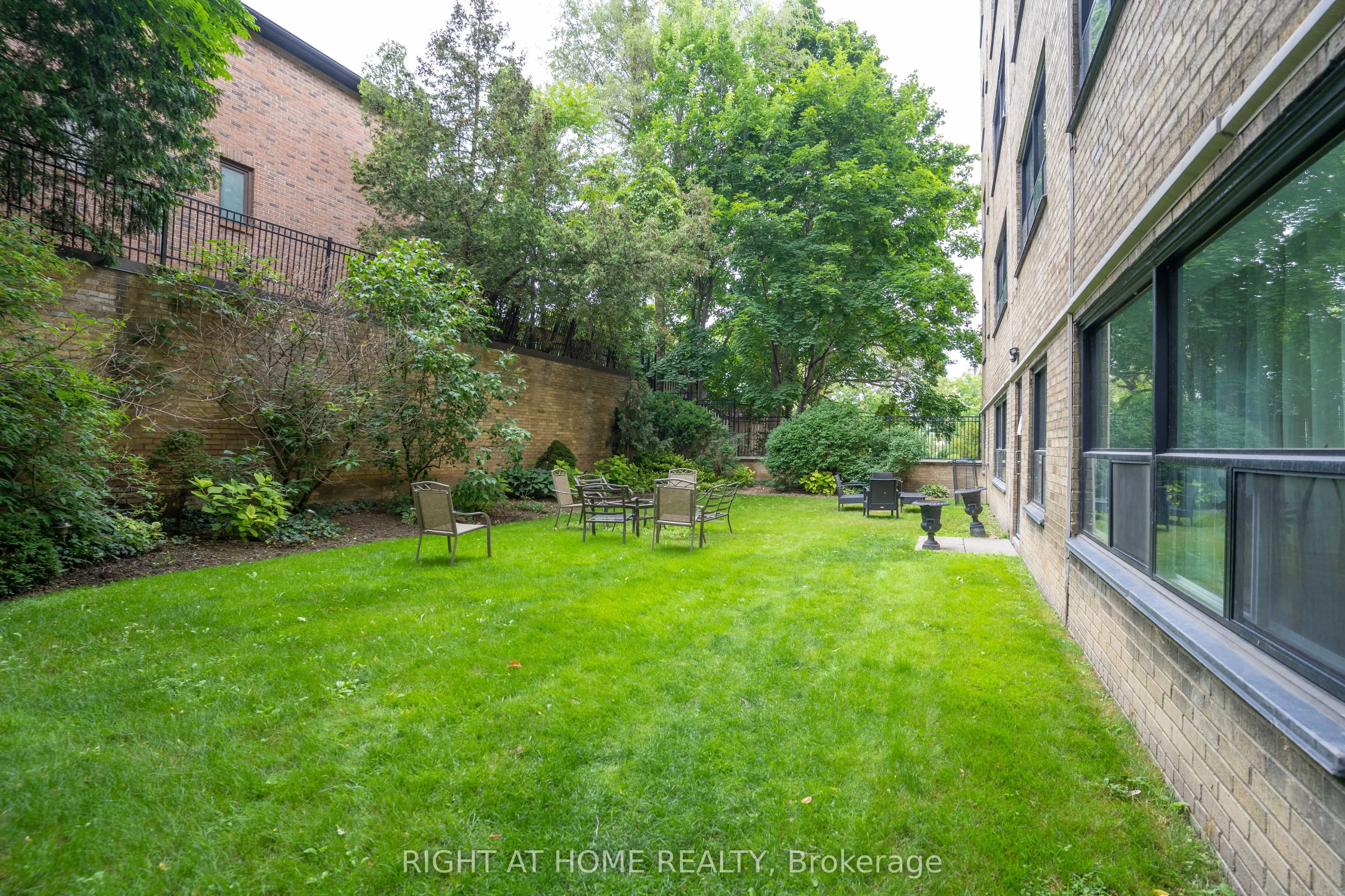 2 Ridelle Avenue #502