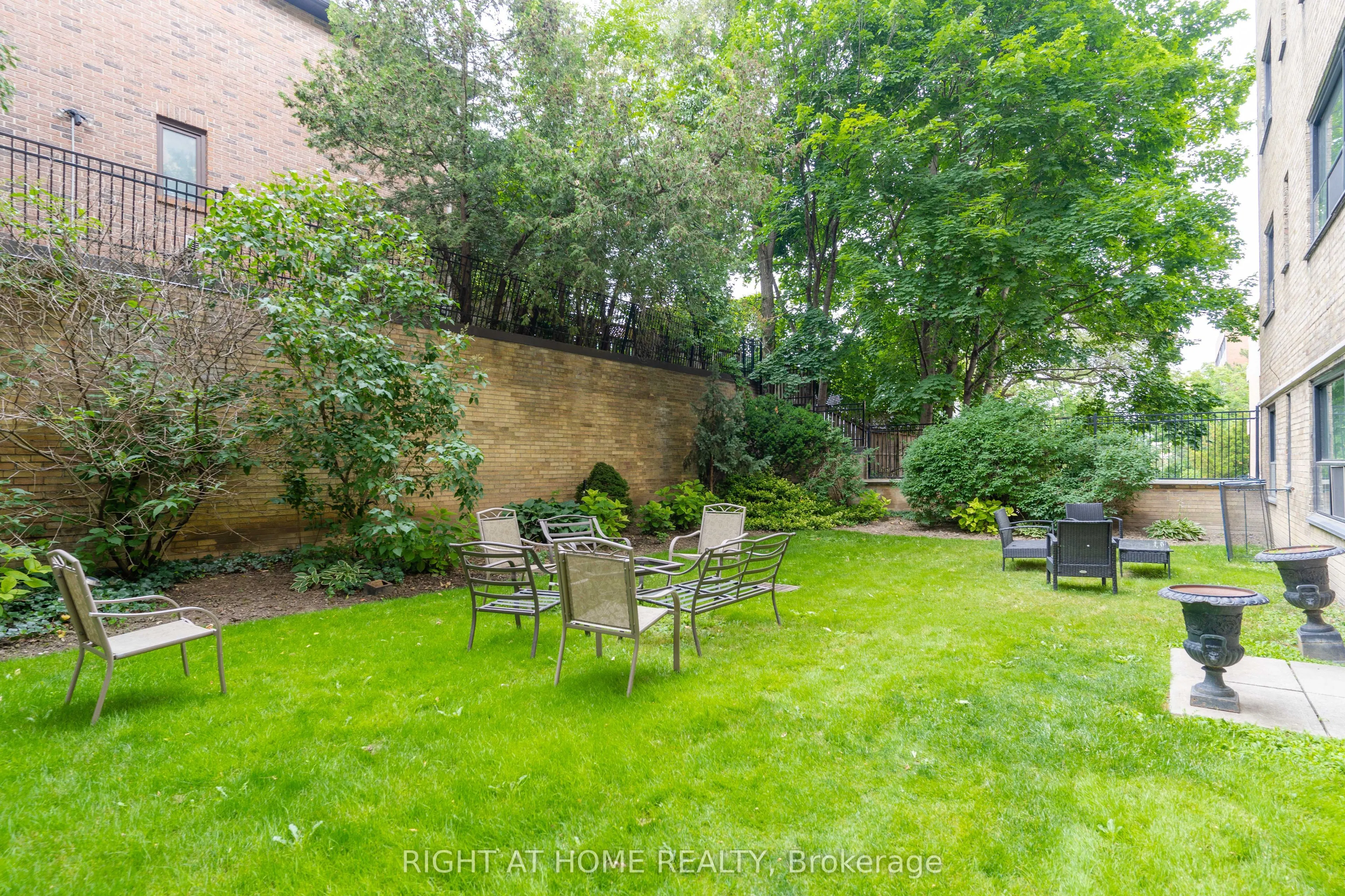 2 Ridelle Avenue #502