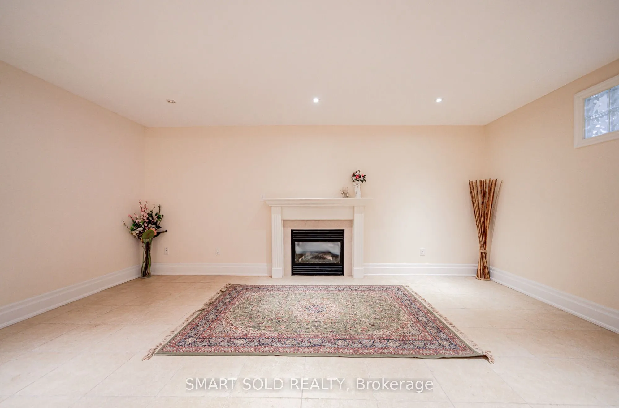 6 Brill Crescent