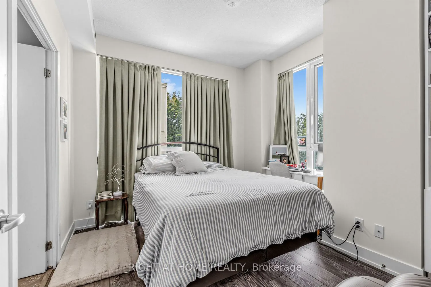 180 Fairview Mall Drive #202