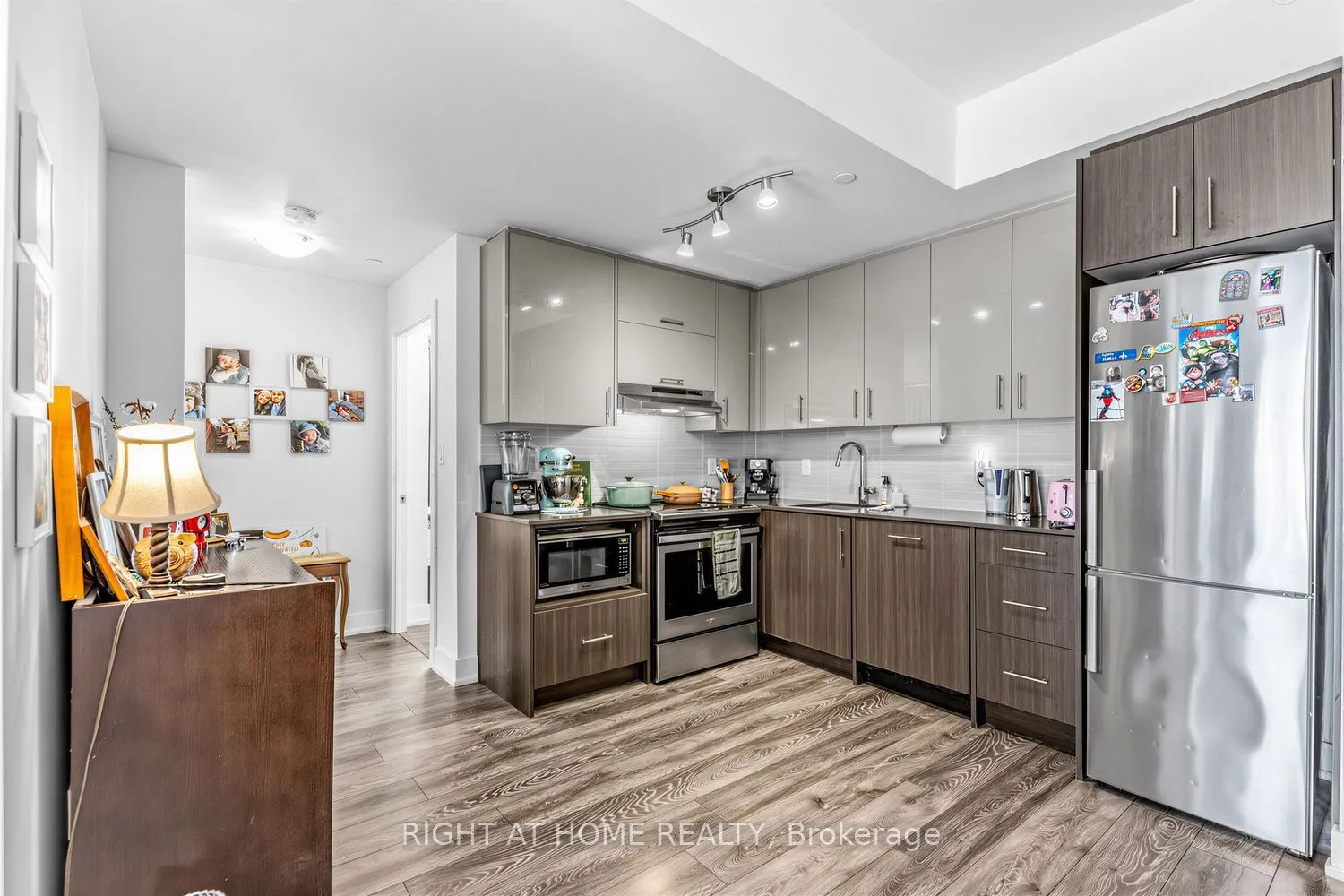 180 Fairview Mall Drive #202