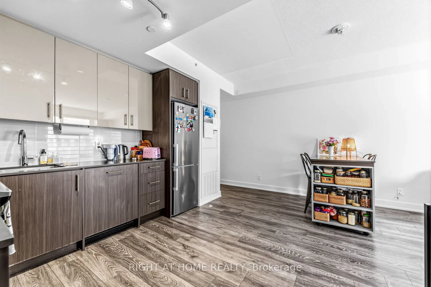 180 Fairview Mall Drive #202