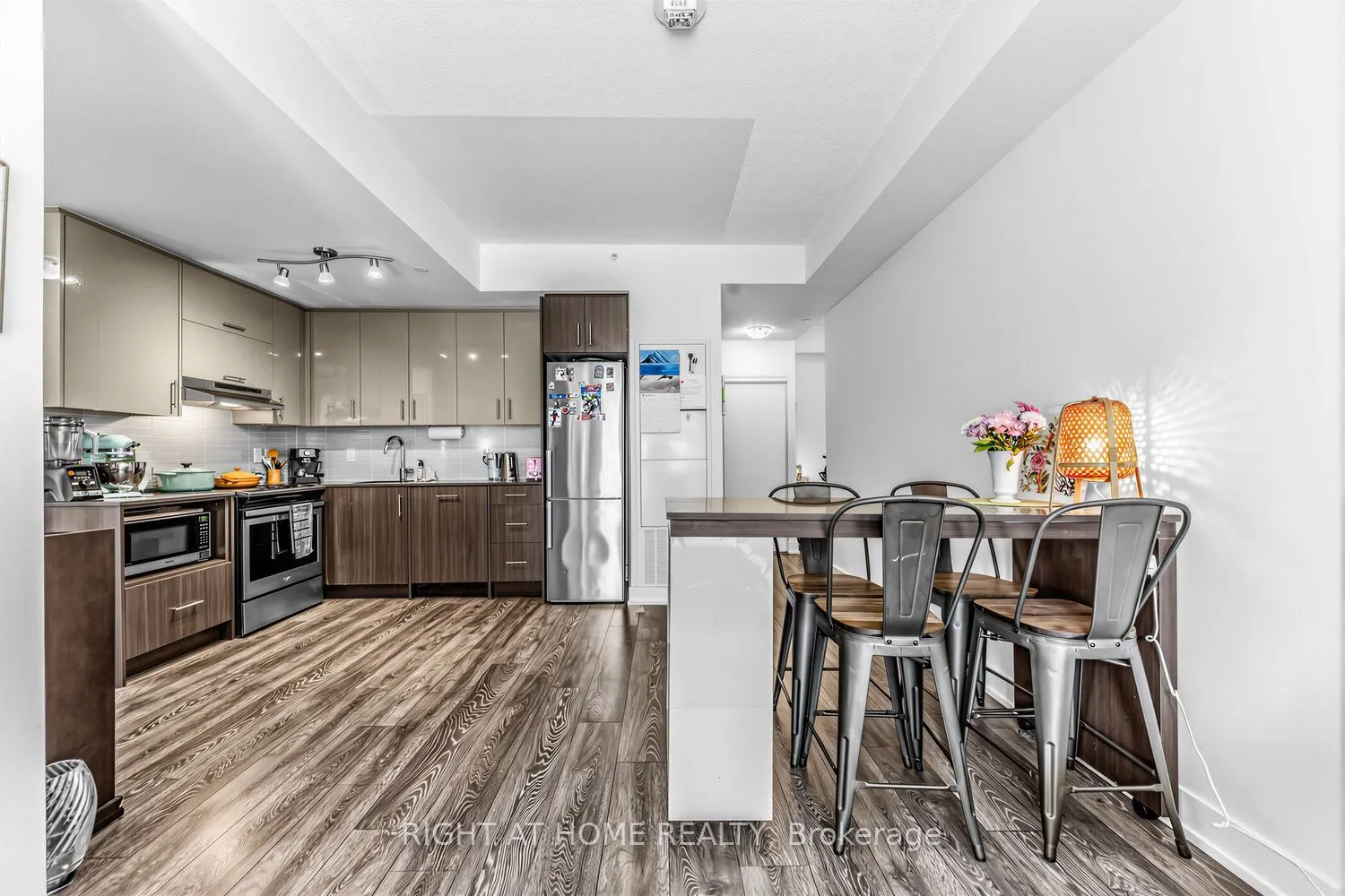 180 Fairview Mall Drive #202