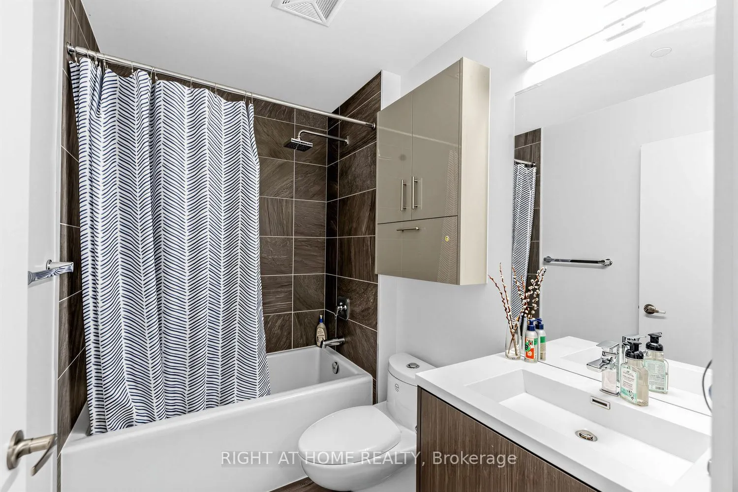 180 Fairview Mall Drive #202