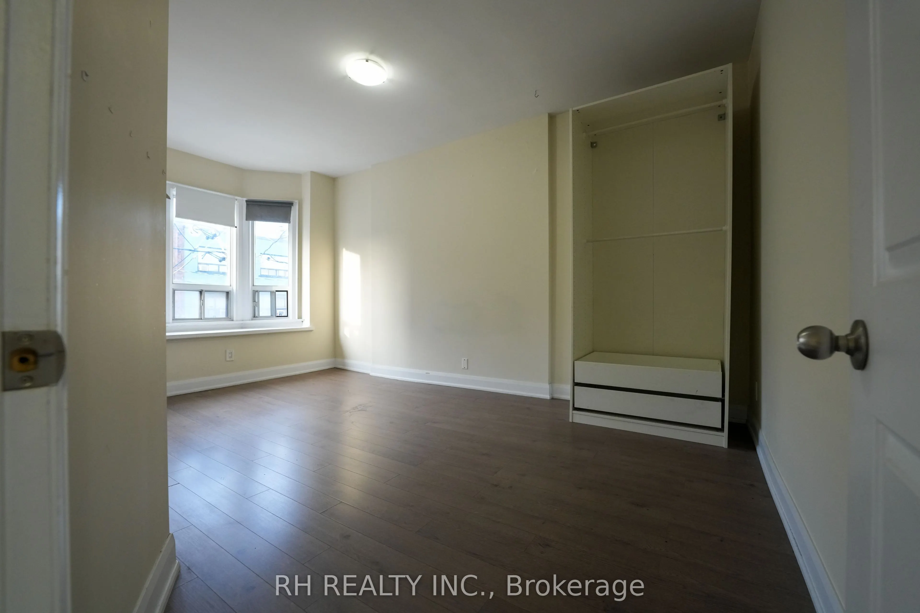 825 College Street #2ndfl