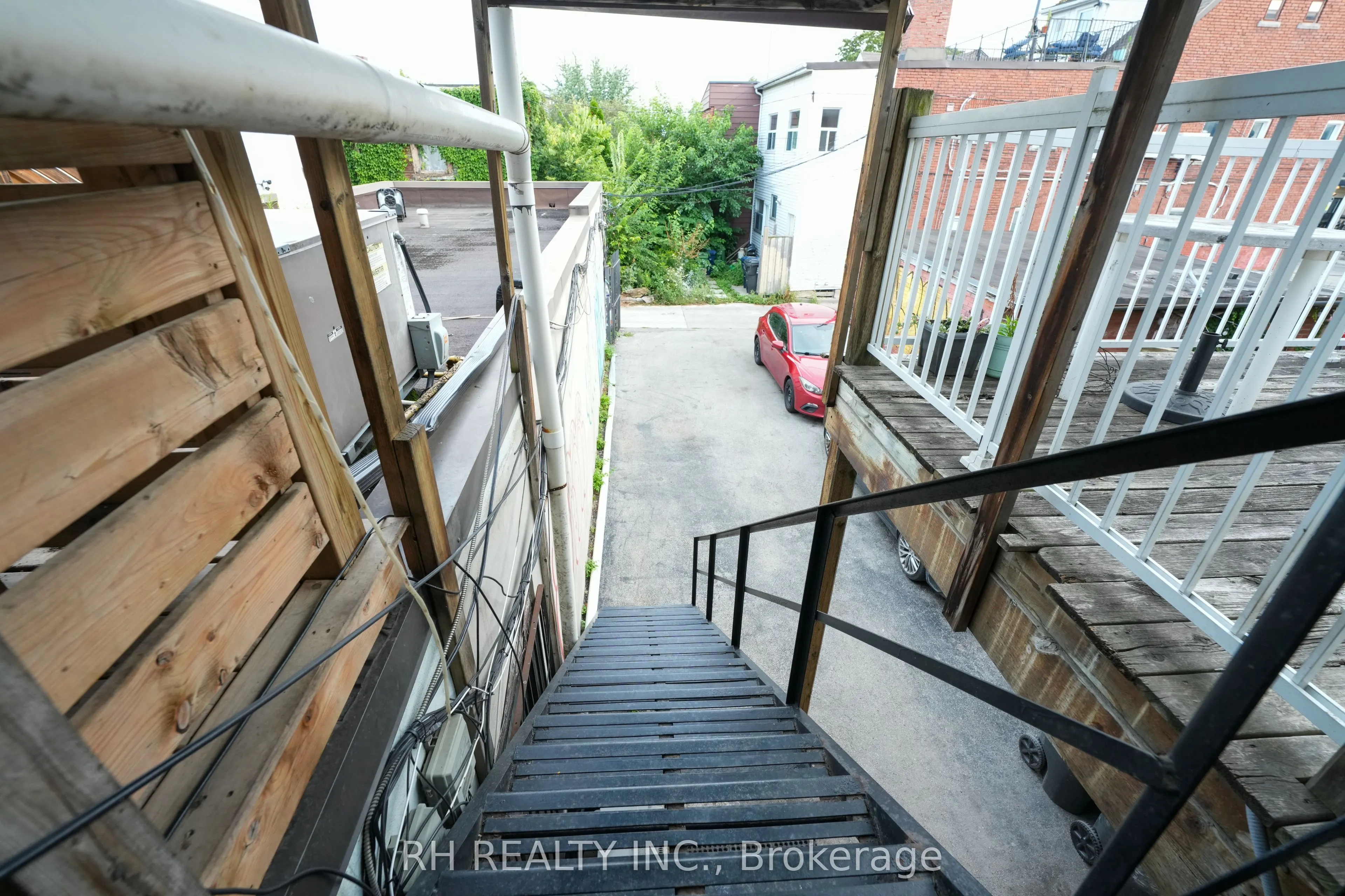825 College Street #2ndfl