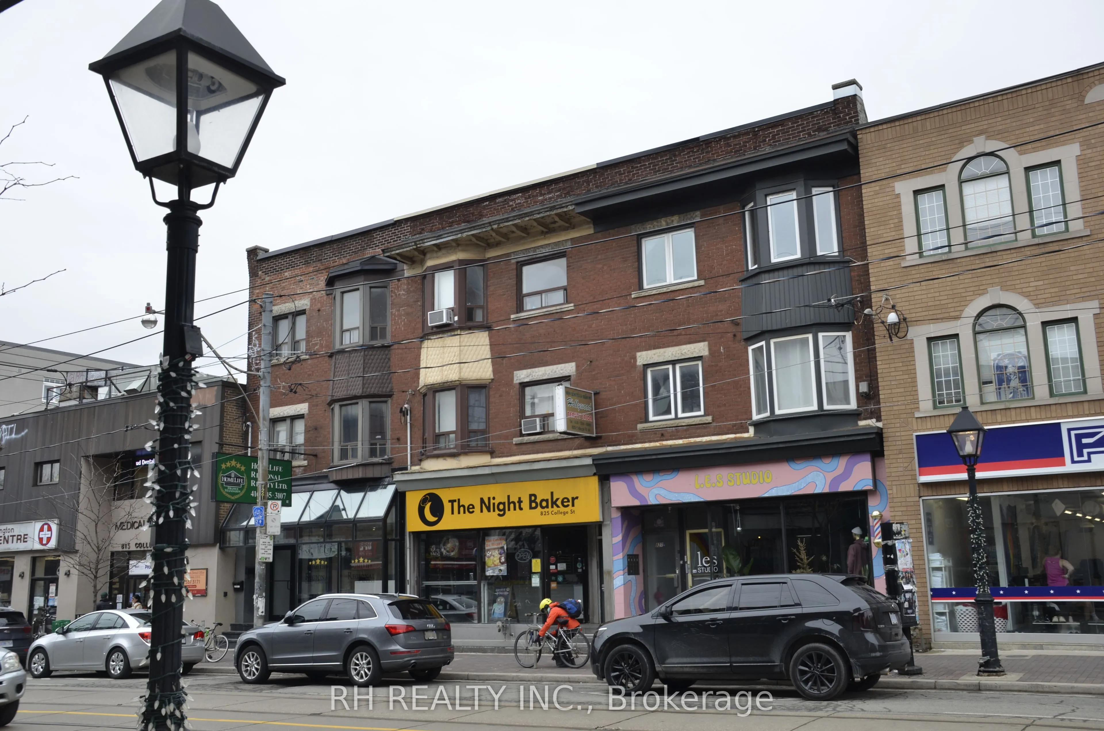 825 College Street #2ndfl