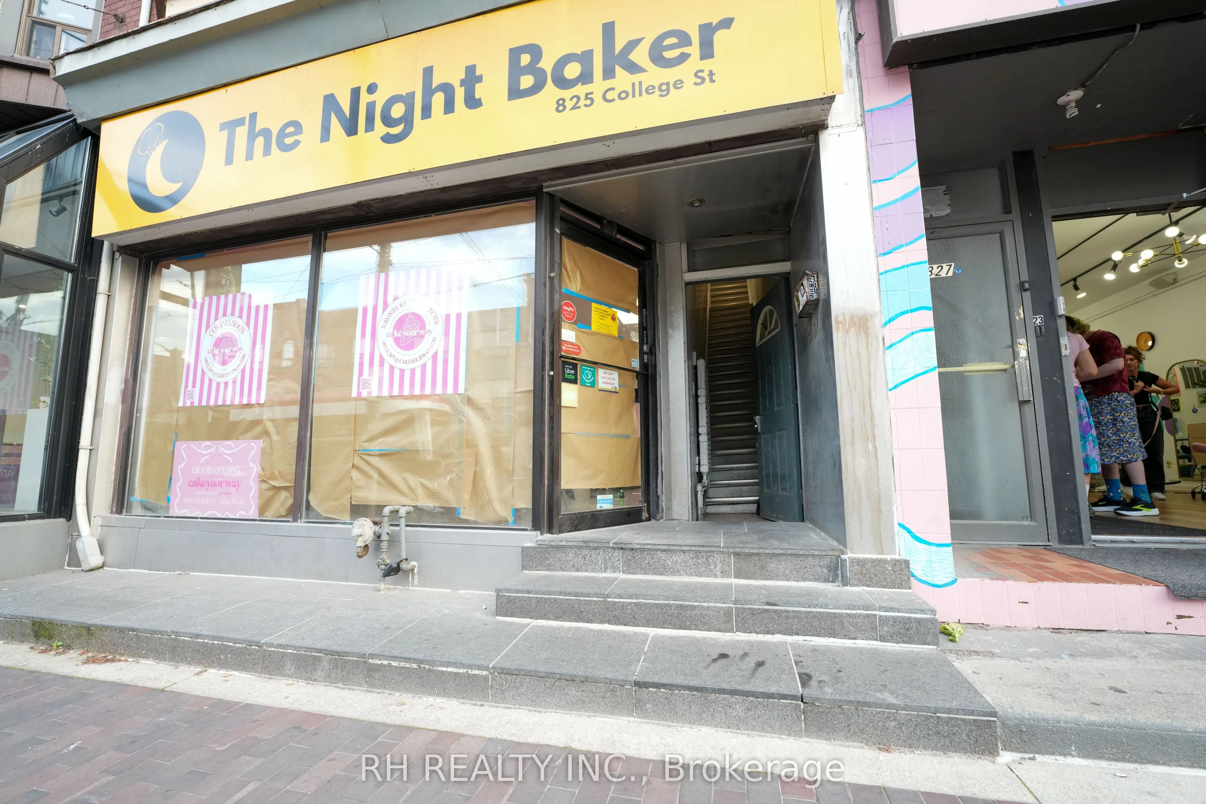 825 College Street #2ndfl