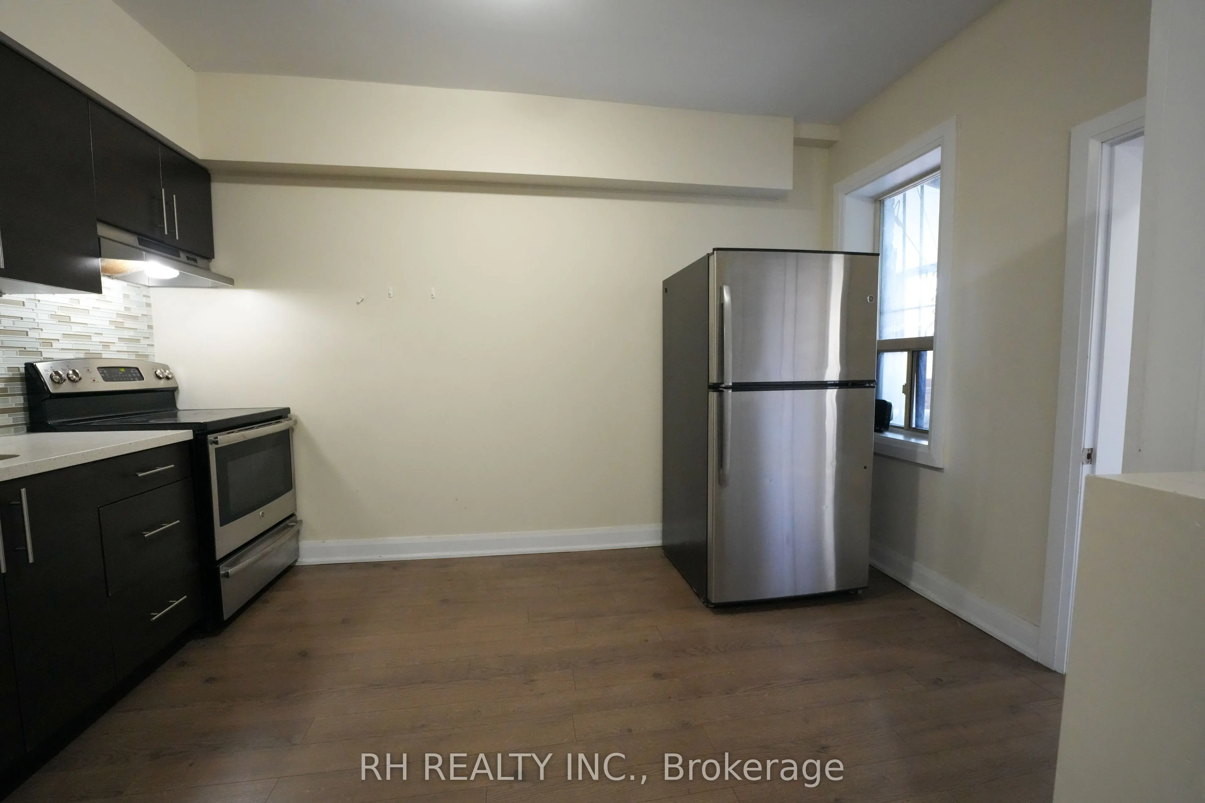 825 College Street #2ndfl