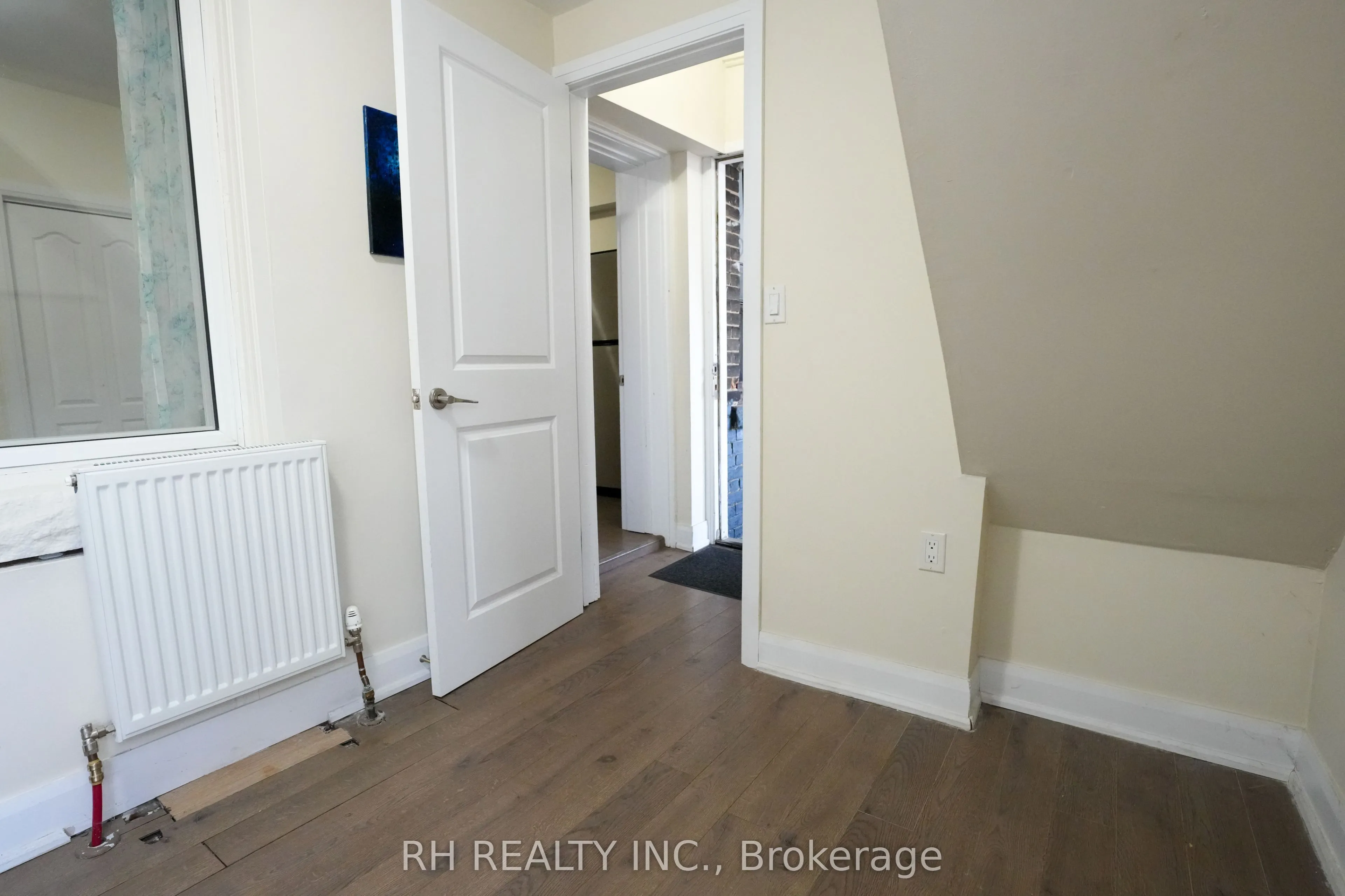 825 College Street #2ndfl