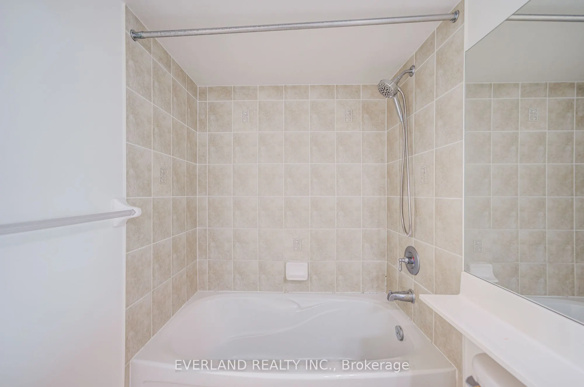 15 Greenview Avenue #707