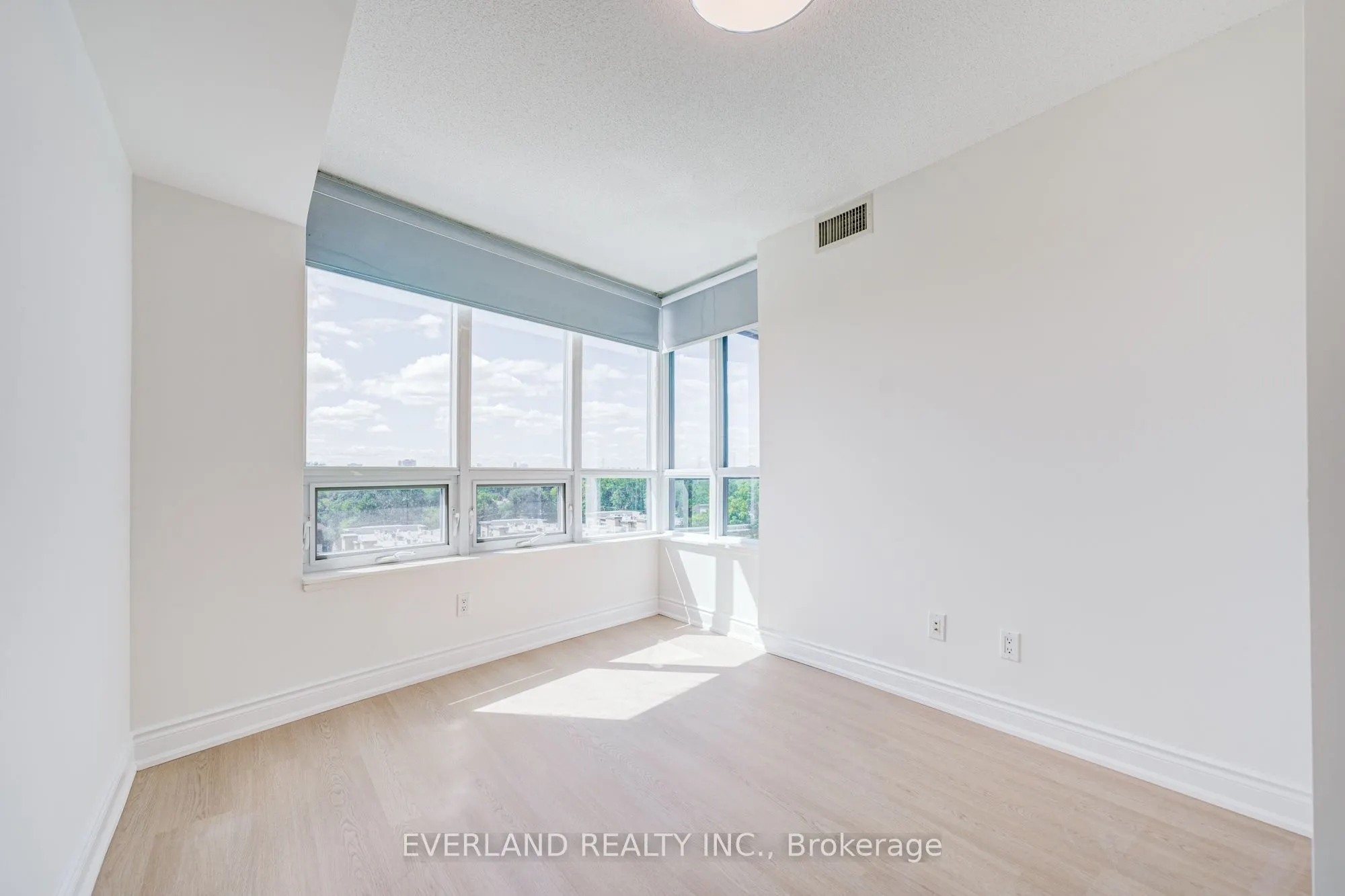 15 Greenview Avenue #707